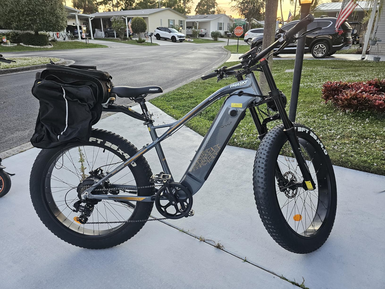 MTX TrunkBag - Rear Bicycle Bag - Spacious Storage and Easy Mounting customer photo 2