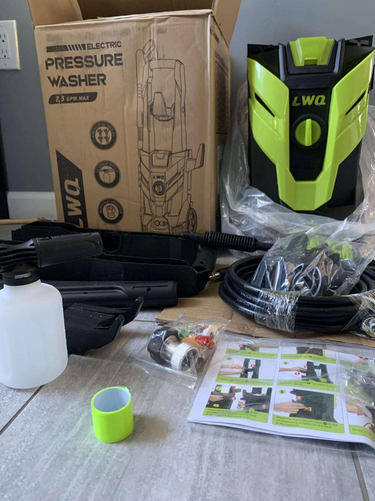 Pressure Washer, Portable Power Washer, 4 Quick Connect Nozzles, High Pressure Cleaning Machine for Car Fence Driveway Patio Washing and More customer photo 1