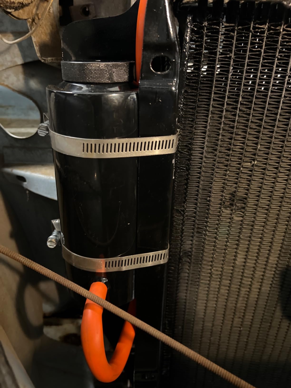 Coolant Overflow Tank, 800ml Aluminum Radiator Overflow Tank, Black Coolant Radiator Reservoir for Cars customer photo 2