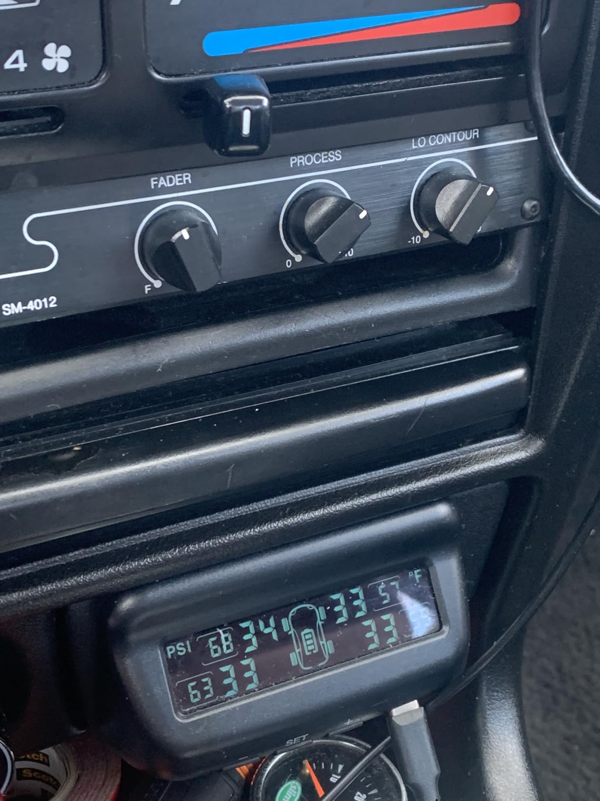 Tire Pressure Monitoring System, RV/Trailler TPMS with Solar Charging & Auto Calibration, M13 LCD Display tpms 4 sensors (0-87PSI) customer photo 1