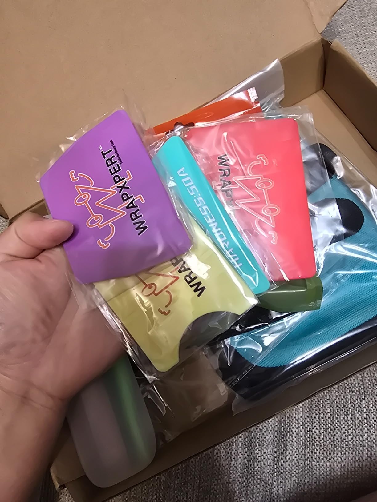 WRAPXPERT Car Wrap Tool Kit Vehicle Vinyl Wrap Kits Include Felt Squeegee for Vinyl, Wrapping Knife, Micro Squeegee, Magnet Holders, Towel, Gloves for Car Wrapping Window Film Application customer photo 2