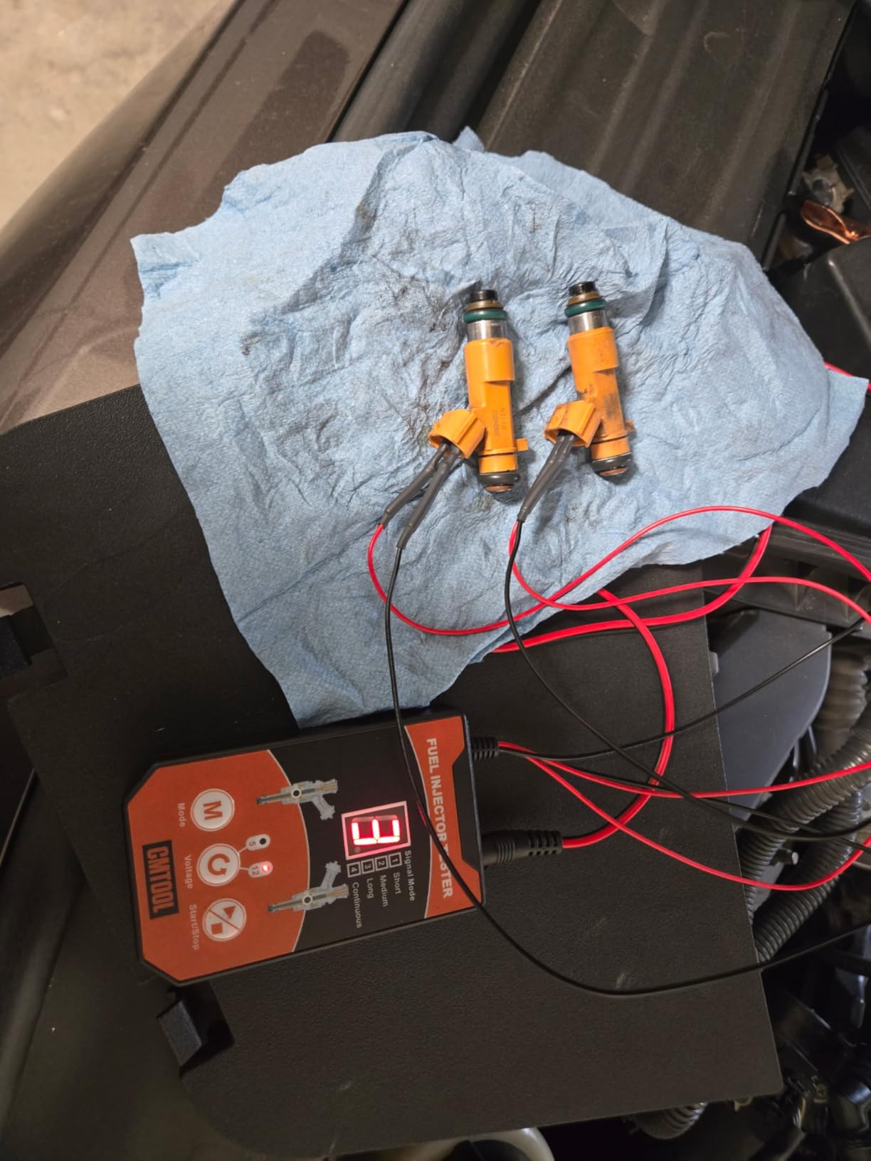 Universal Fuel Injector Tester Cleaner Tool Kit, 6 Size Cleaning Adapters 8 Pulse Modes Injector Tester 12V/5V Output Power Drive, 4 Wire Dual Channel DIY Fuel Injector Cleaner Tools customer photo 2