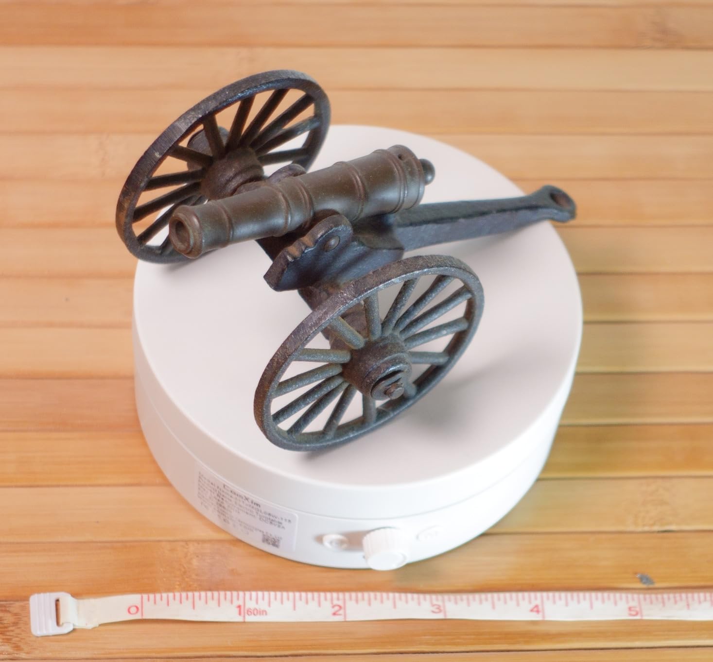 Rotating Display Stand with Type-C Power Cable, 360 Motorized Turntable Adjustable Speed and Direction, Photography Spinning Platform for Product Shooting and Displaying (White, 7.87'') customer photo 2