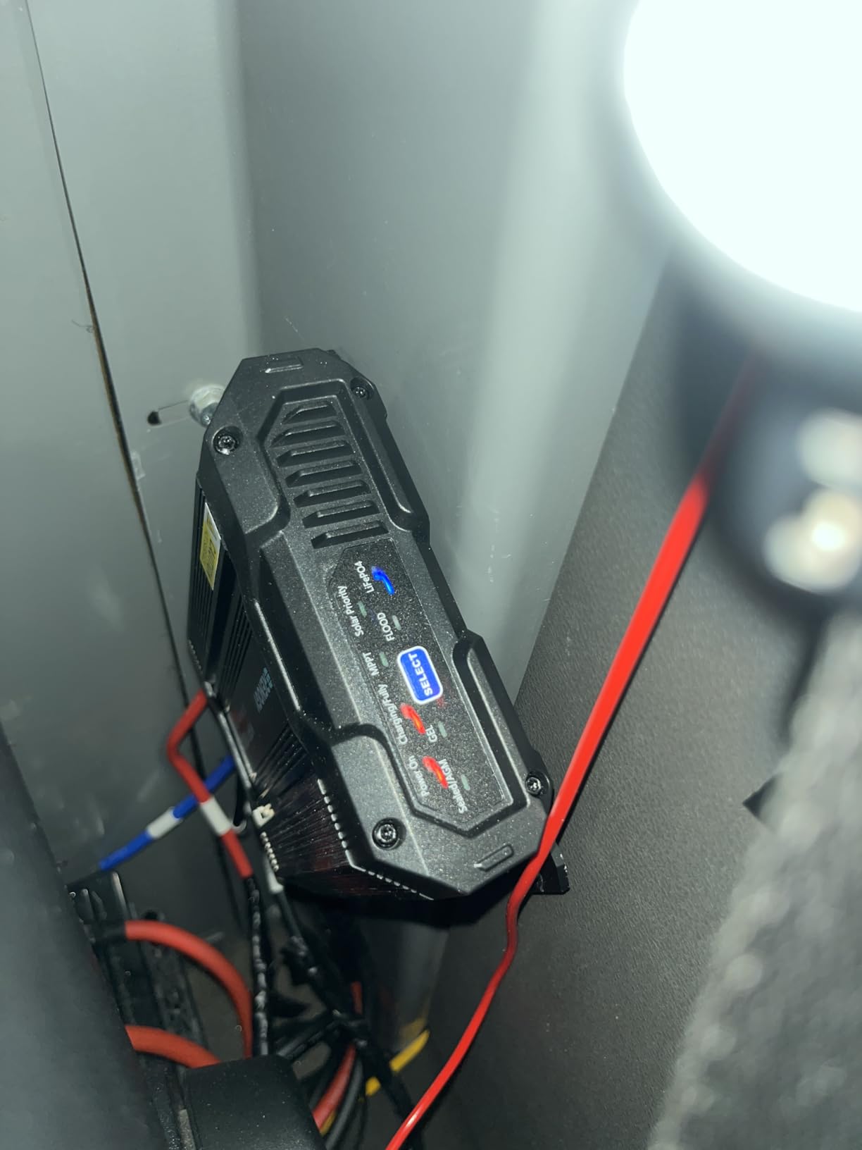 Renogy DC to DC Charger with MPPT 12V 40A Solar Input - 670W Dual Charging Car Battery Chargers for RV Marine Camping Compatible with LiFePO4 Gel Flooded and Sealed Lead Acid Batteries customer photo 2