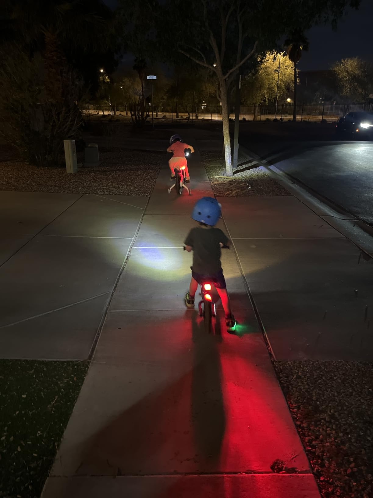 Akale Bike Lights Set, Rechargeable Bicycle Lights Front and Rear, 4 Light Mode Options, Bike Headlight, IPX4 Waterproof, Easy to Install for Men Women Road (2 Pack) customer photo 2