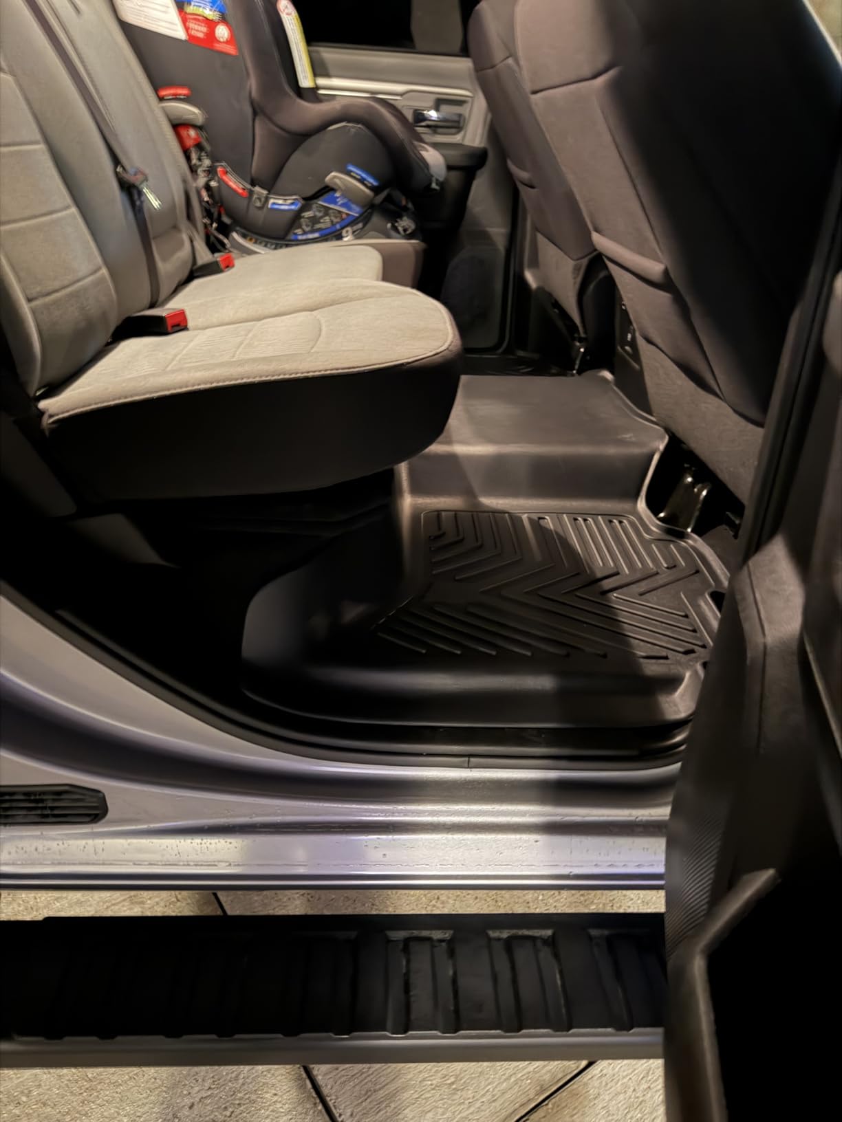 YITAMOTOR Floor Mats Fit for 2013-2018 Dodge Ram 1500/2500/3500 Crew Cab, 2019-2024 Ram 1500 Classic Crew Cab 1st & 2nd Row All Weather Heavy Duty Floor Liners Black customer photo 1