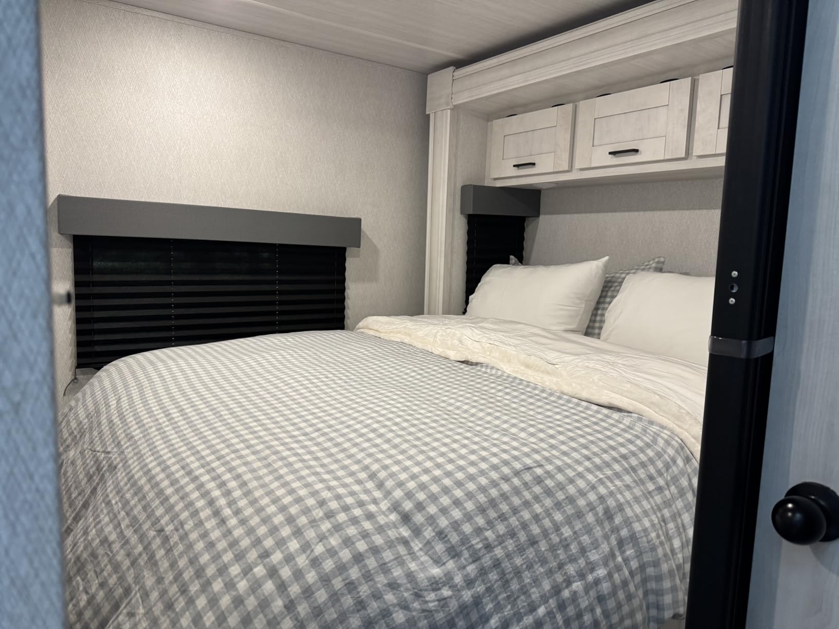 Short Queen Mattress, 12 Inches Pillow Top Hybrid RV Mattress in a Bag, Pocket Spring for Medium Firm Pressure Relief Camper customer photo 1