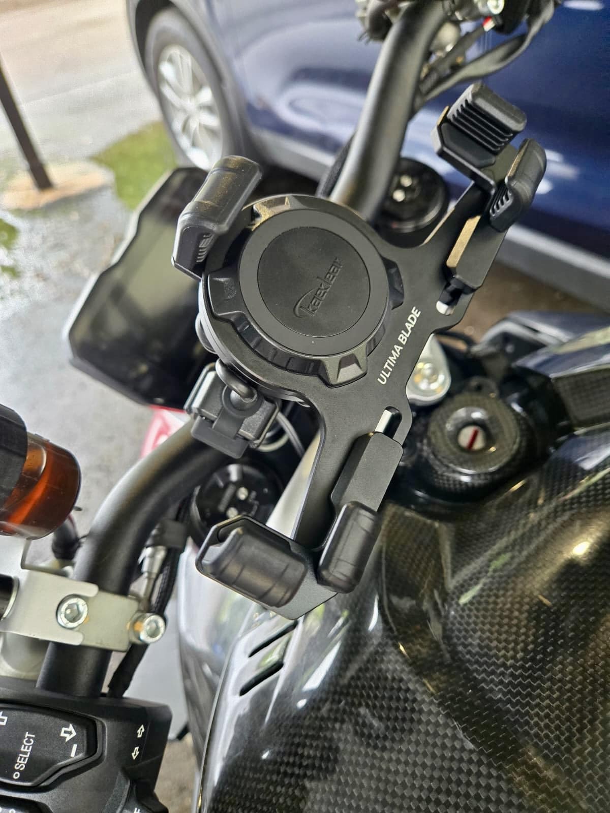 Kaedear Premium Motorcycle Phone Mount, Ql Wireless Charging, Aluminum, Anti-Vibrations, USB Charging, Quick Release Button, Durable, Anti-Theft Mount, Ultima Blade KDR-M27PA-BK (Black) customer photo 1
