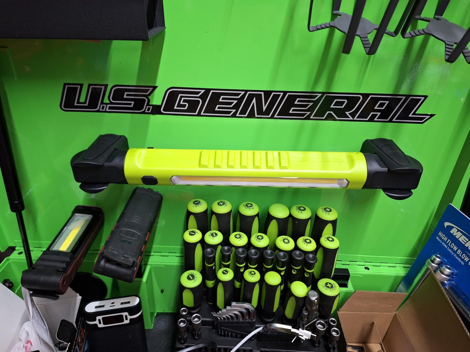 Ropelux Work Light 3rd Gen, 3200LM Bright Mechanic Under Hood Lights with 6000mAh, Rechargeable Portable Magnetic Trouble Lighting Bar with Hooks customer photo 2