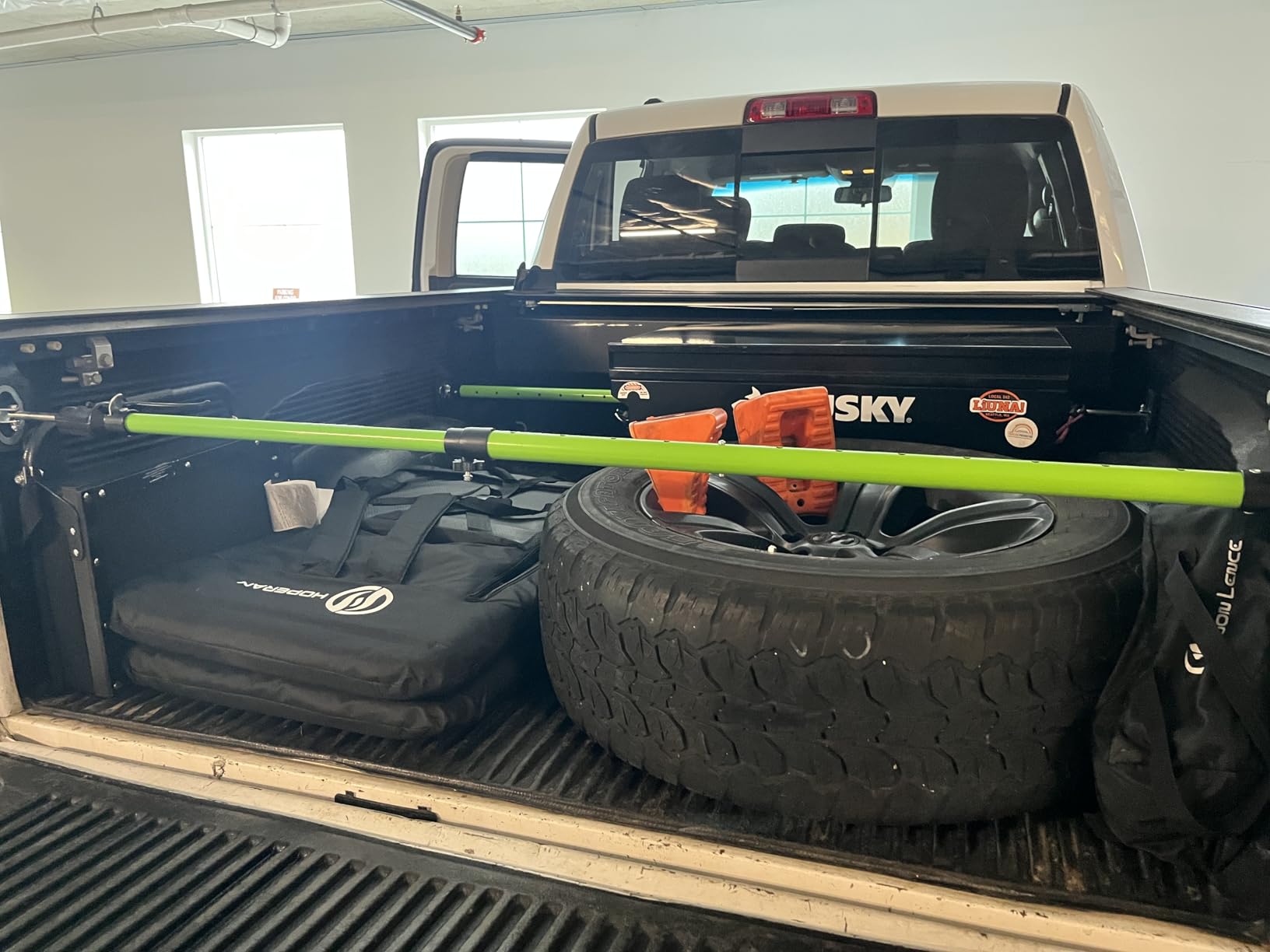 Adjustable Cargo Bars, 40