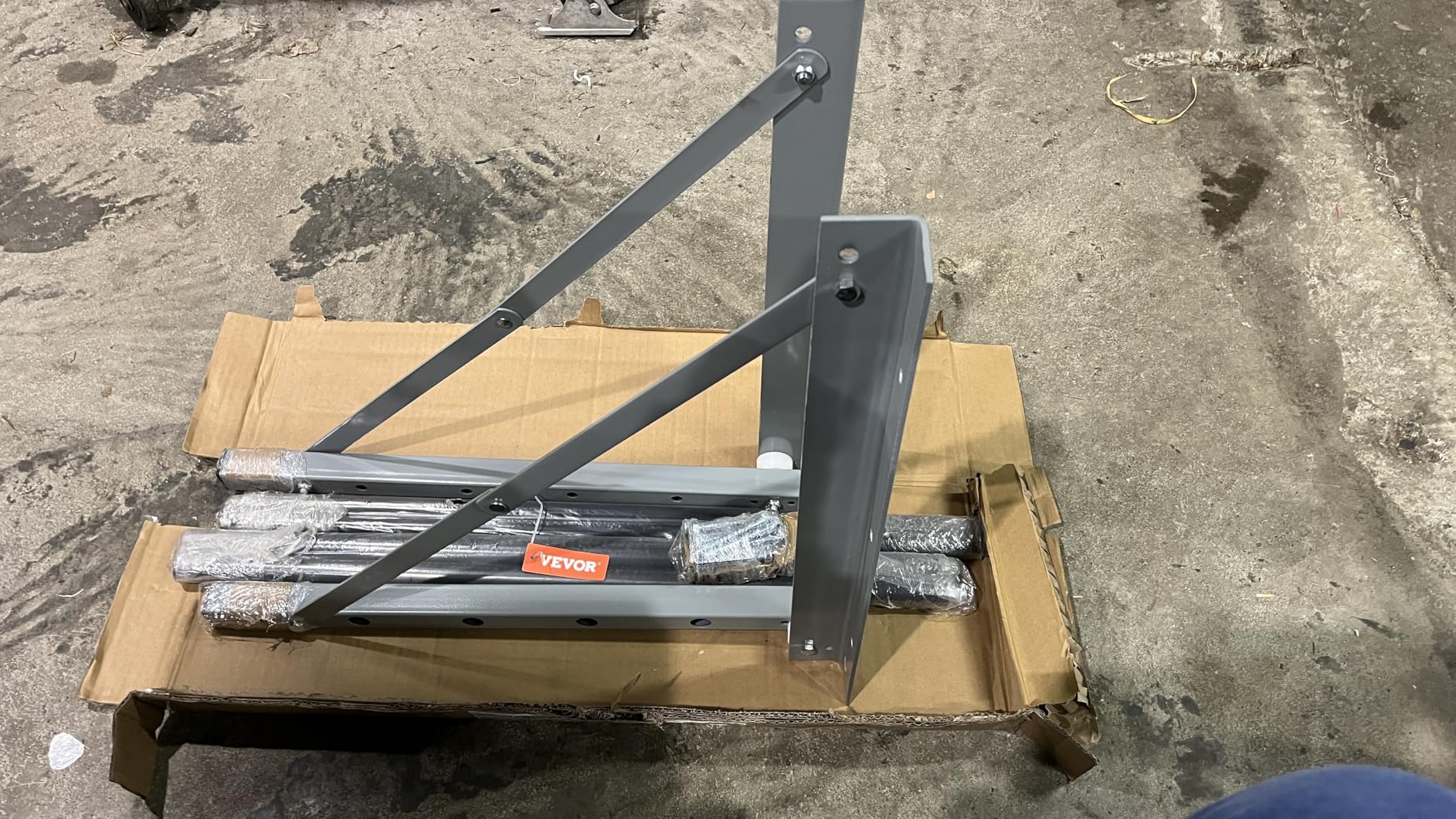 VEVOR Wall Mounted Folding Tire Rack, 32