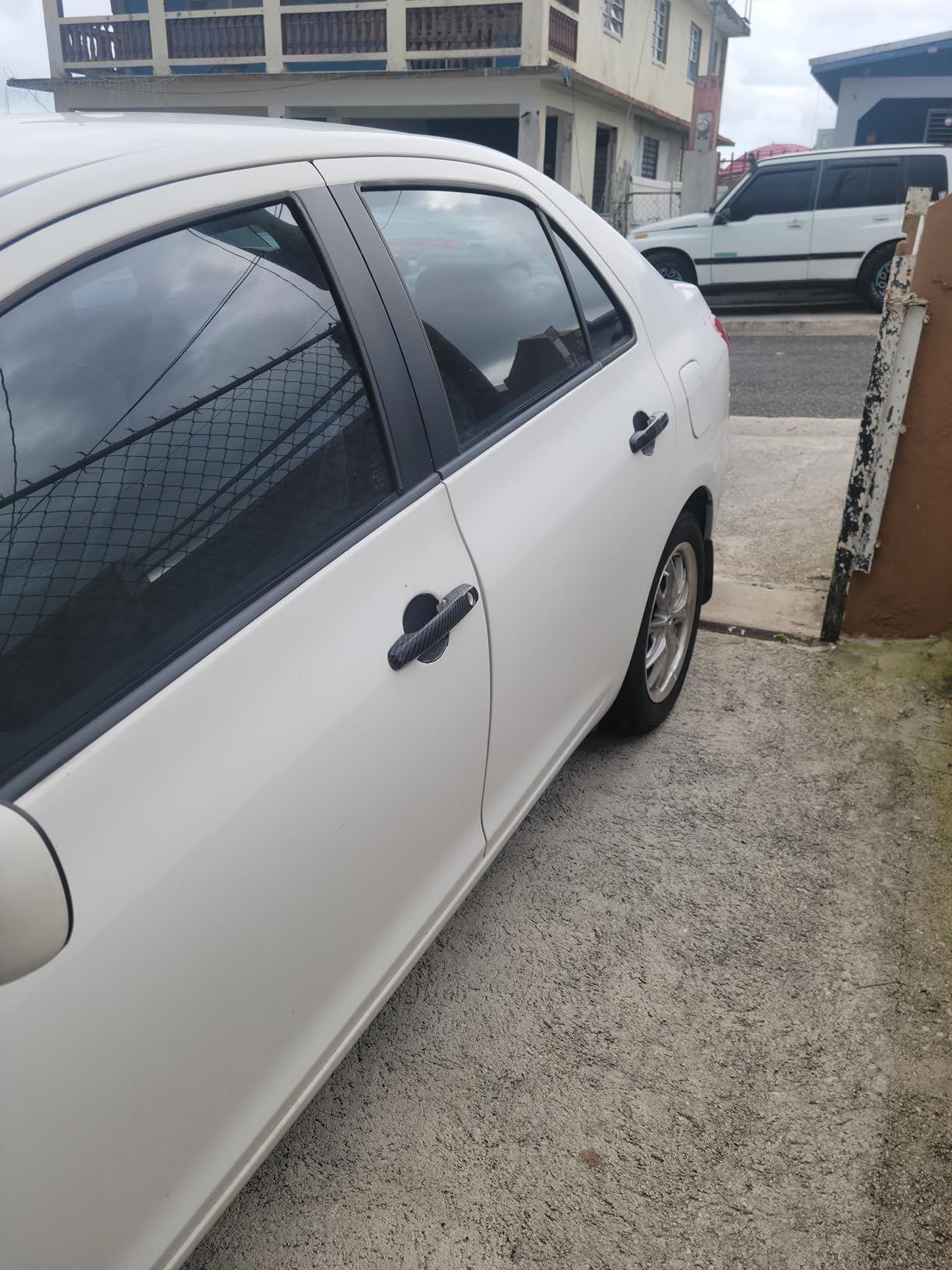 Mandark Car Door Handle Cup Scratch Protector, 4PCS 3D TPU Carbon Fiber Vehicle Door Bowl Sticker, Automotive Door Handle Paint Protective Film Cover Accessories, Universal for Most Cars (Medium) customer photo 1