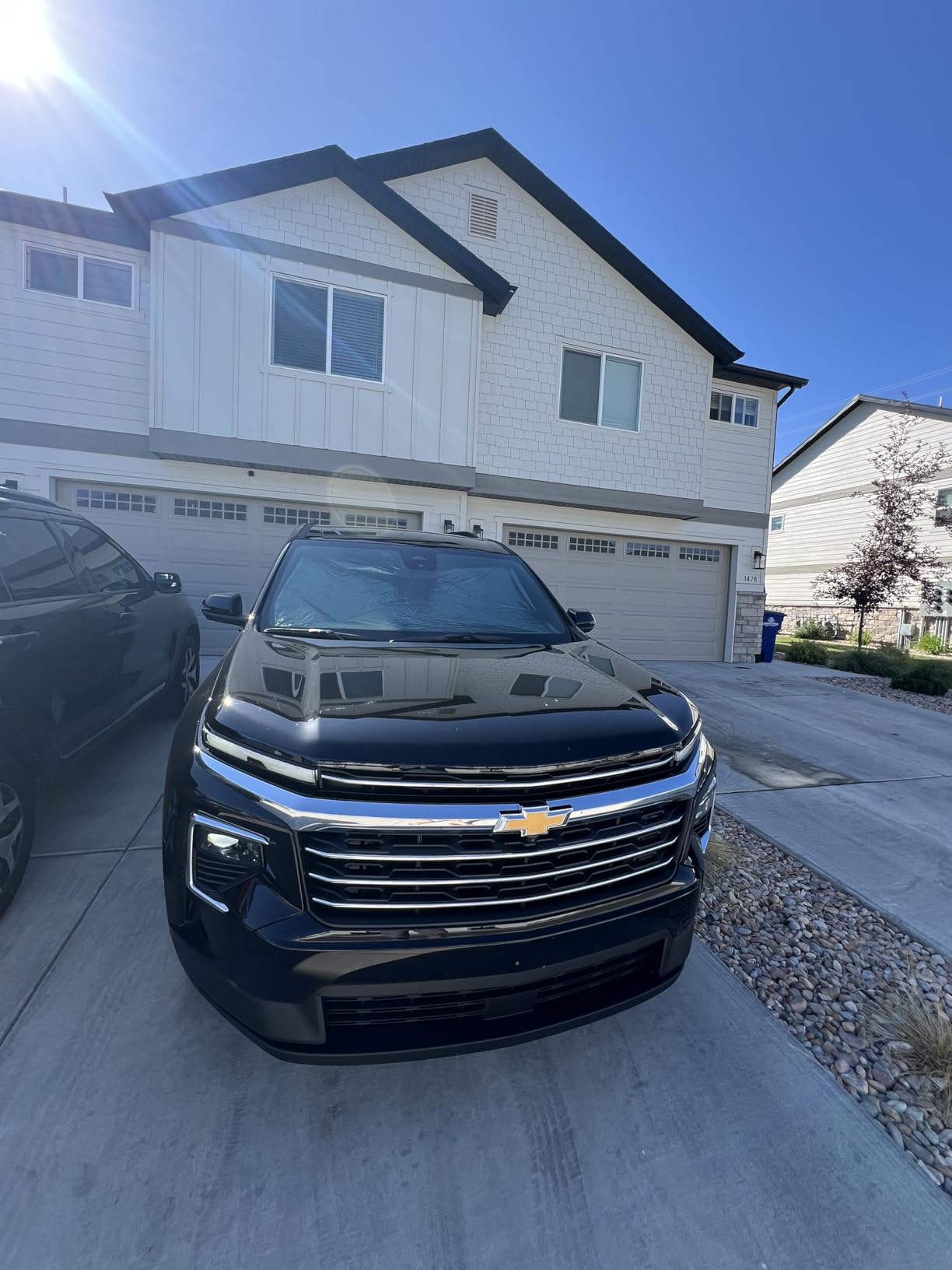 Autorder Windshield Sun Shade Umbrella for 2021-2026 Chevy Chevrolet Suburban Accessories,Upgraded Ice Crystal Material,Easy Setup Umbrella Sunshade for Car Windshield,100% Sun Blocking customer photo 2