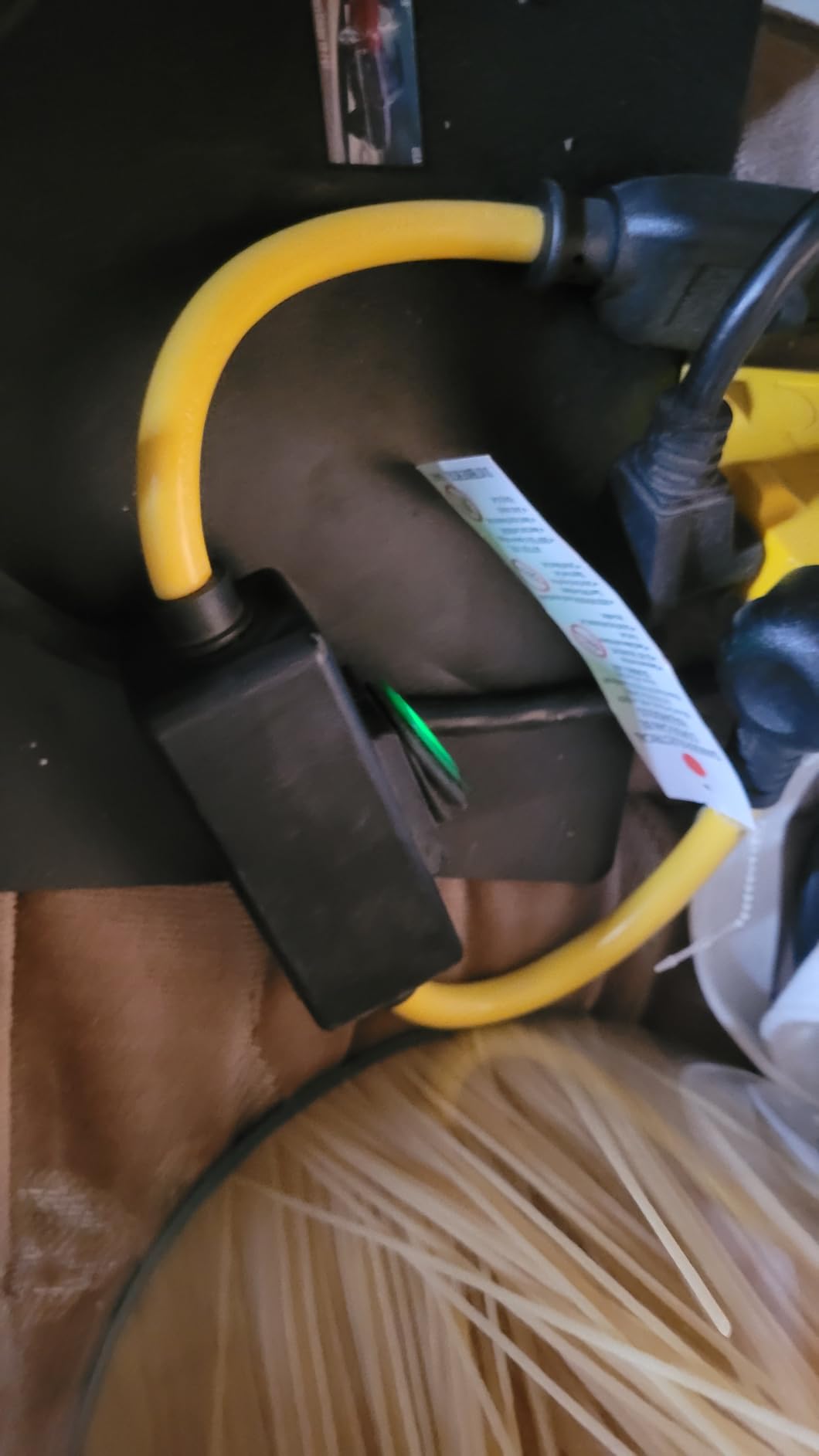 AFERIY P210 Portable Power Station 2400W (Peak 4800W), 2048Wh LiFePO4 Battery Generator, AC Fast Charging, 12V/25A XT60 DC output port, UPS Power Outages, Home Backup, Camping (Solar Panel Optional) customer photo 1