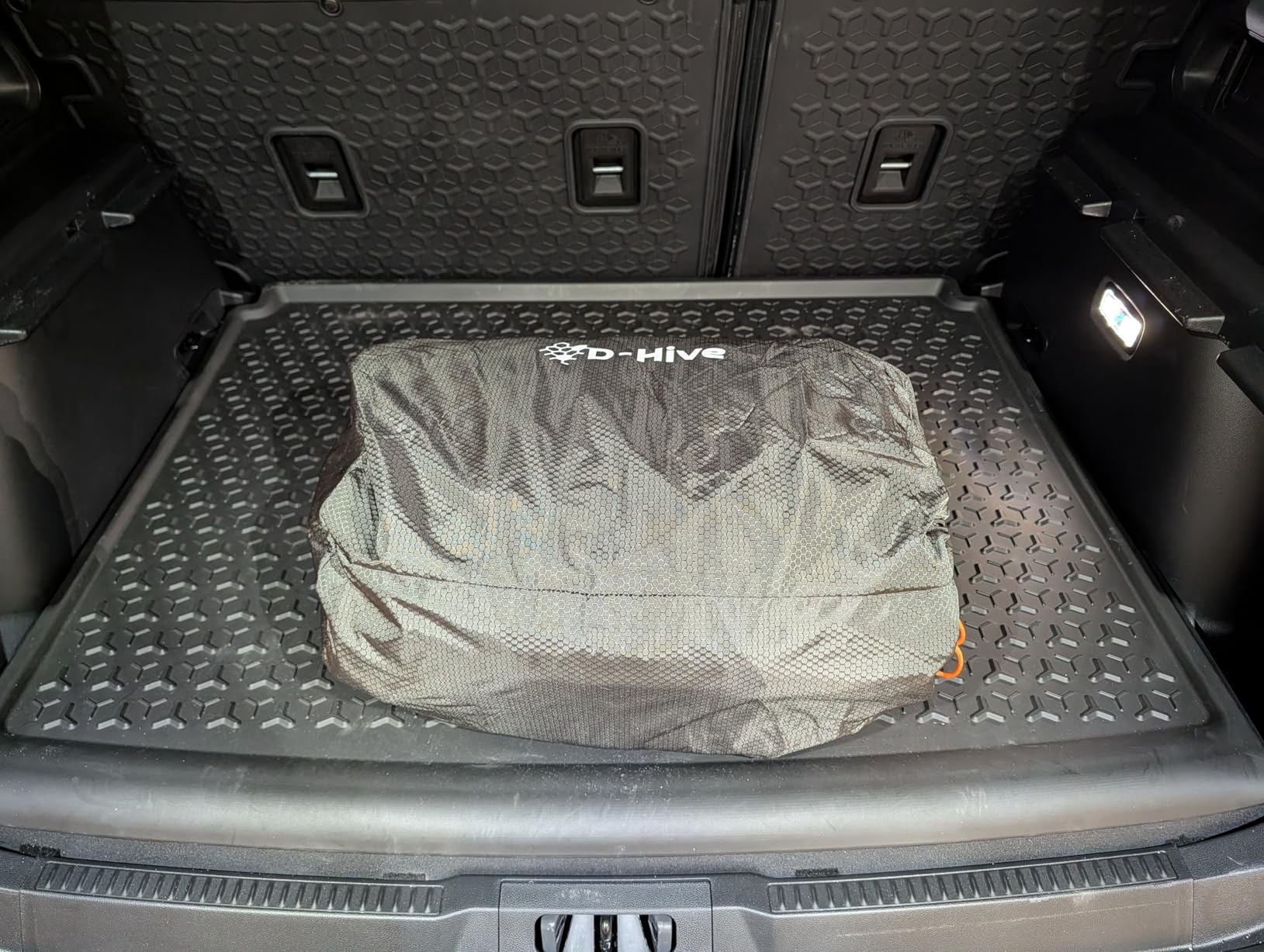 D-Hive Unbeatable Durability SUV Air Mattress for Car Camping, Durable Extra Thick 300D Oxford Fabric, Quick Easy Set-Up w/Electric Pump, Car Bed Mattress, Forrest Green customer photo 1