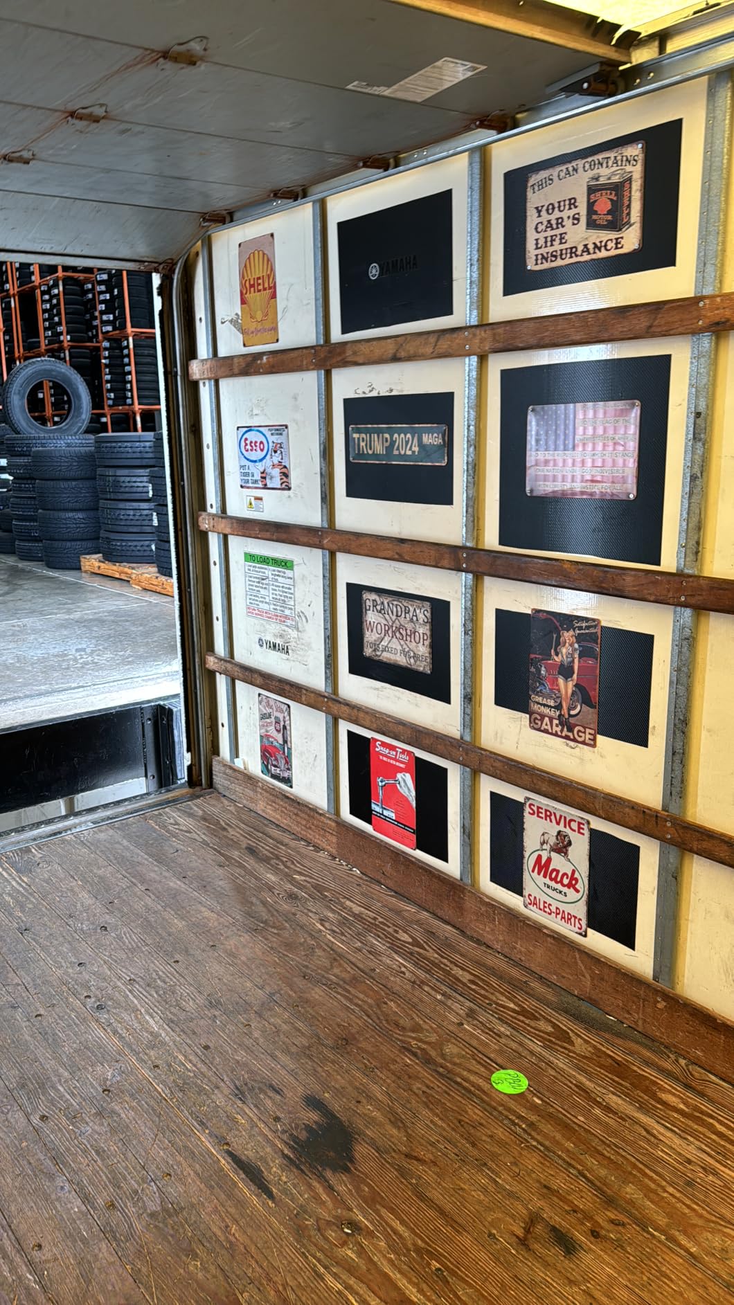 Vintage Metal Tin Signs Retro Garage Signs For Men Wall Decorations Old Car Shop Posters Oil And Gas Station Sign Man Cave Decor 5 Pces 8×12 Inch customer photo 2