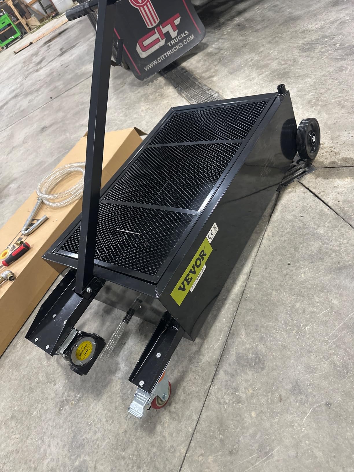 VEVOR Low Profile Oil Drain Pan, 20-Gallon Metal Oil Change Pan, Effective Oil Drain Cart with 180W Electric Pump, Wheels & Folding Handle, Oil Drain Tank for Cars, SUVs, Trucks, Buses, RVs customer photo 2