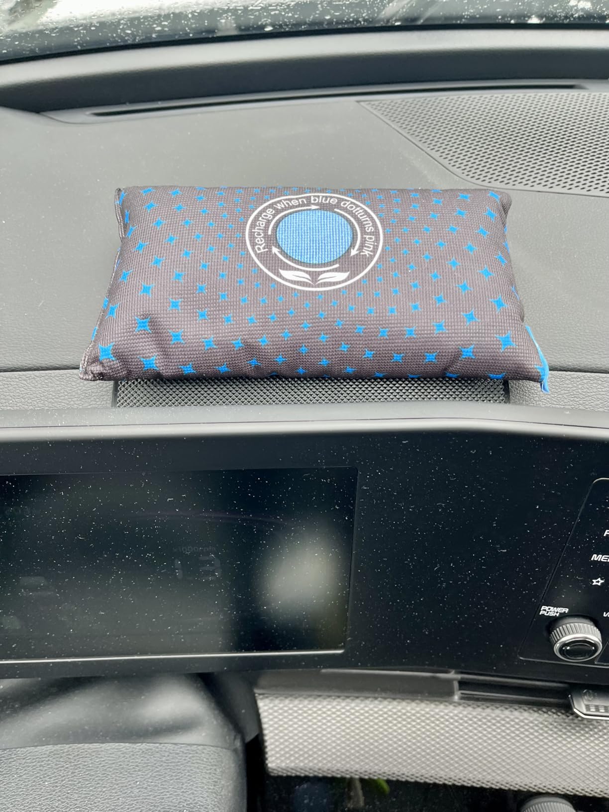 500g [1.1 lb] Reusable Car Dehumidifier - Leak-Proof Desiccant Packs for Storage, Silica Gel Desiccant Packets, Fast Reactivated Rechargeable, Moisture Absorbers for Car Closet Safe customer photo 1