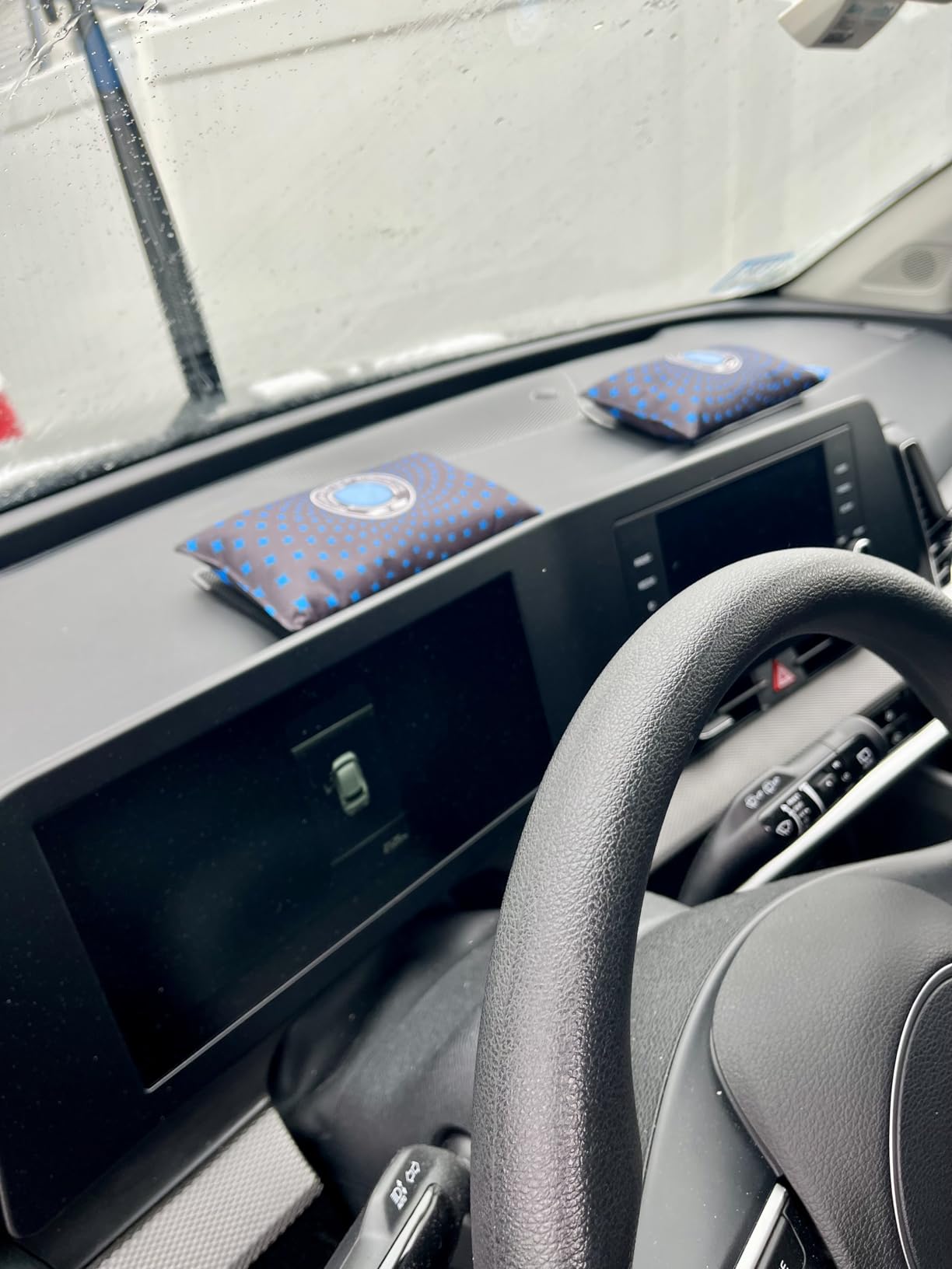 500g [1.1 lb] Reusable Car Dehumidifier - Leak-Proof Desiccant Packs for Storage, Silica Gel Desiccant Packets, Fast Reactivated Rechargeable, Moisture Absorbers for Car Closet Safe customer photo 2