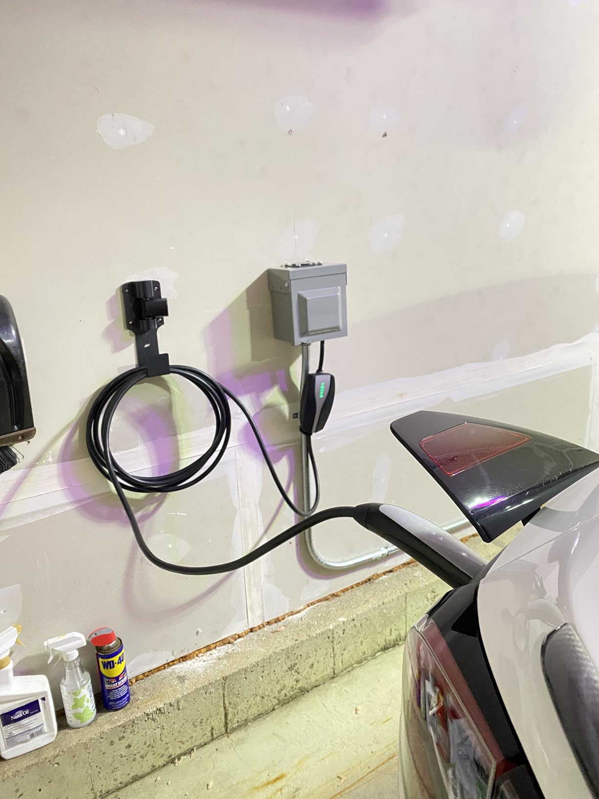 FOCSPROD EV Charger Holder, 180° Rotation Nozzle Dock, Metal J-Hook for SAE J1772 EV Chargers customer photo 1