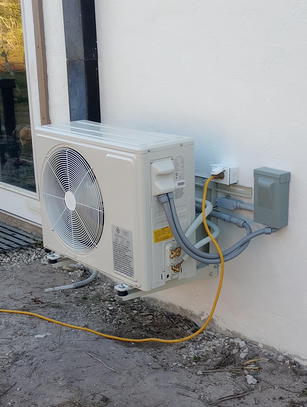 12000 BTU Mini Split AC/Heating System,19 SEER2 110/120V Energy Efficient Ductless Inverter System,Cools Up to 750 Sq.Ft with Pre-Charged Condenser,Heat Pump & Installation Kits customer photo 1