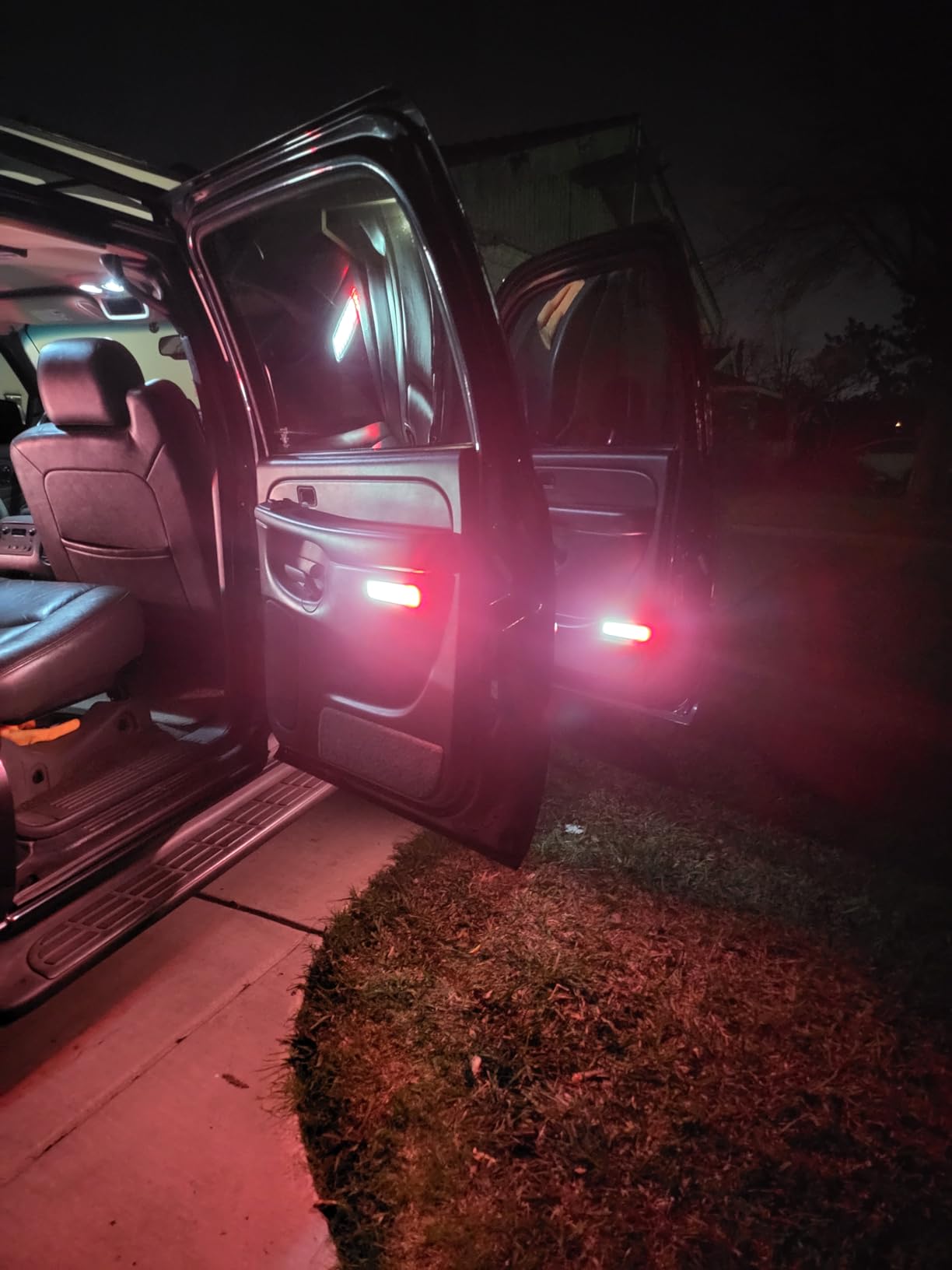 LED Door Panel Light Interior Courtesy Lamp Assembly Compatible with 1999-2006 Chevy Silverado/GMC Sierra 1500, 1997-2000 C/K 2500 3500, 2002-2006 Avalanche & 1995-2006 Tahoe Pickup, Pack of 4 customer photo 2