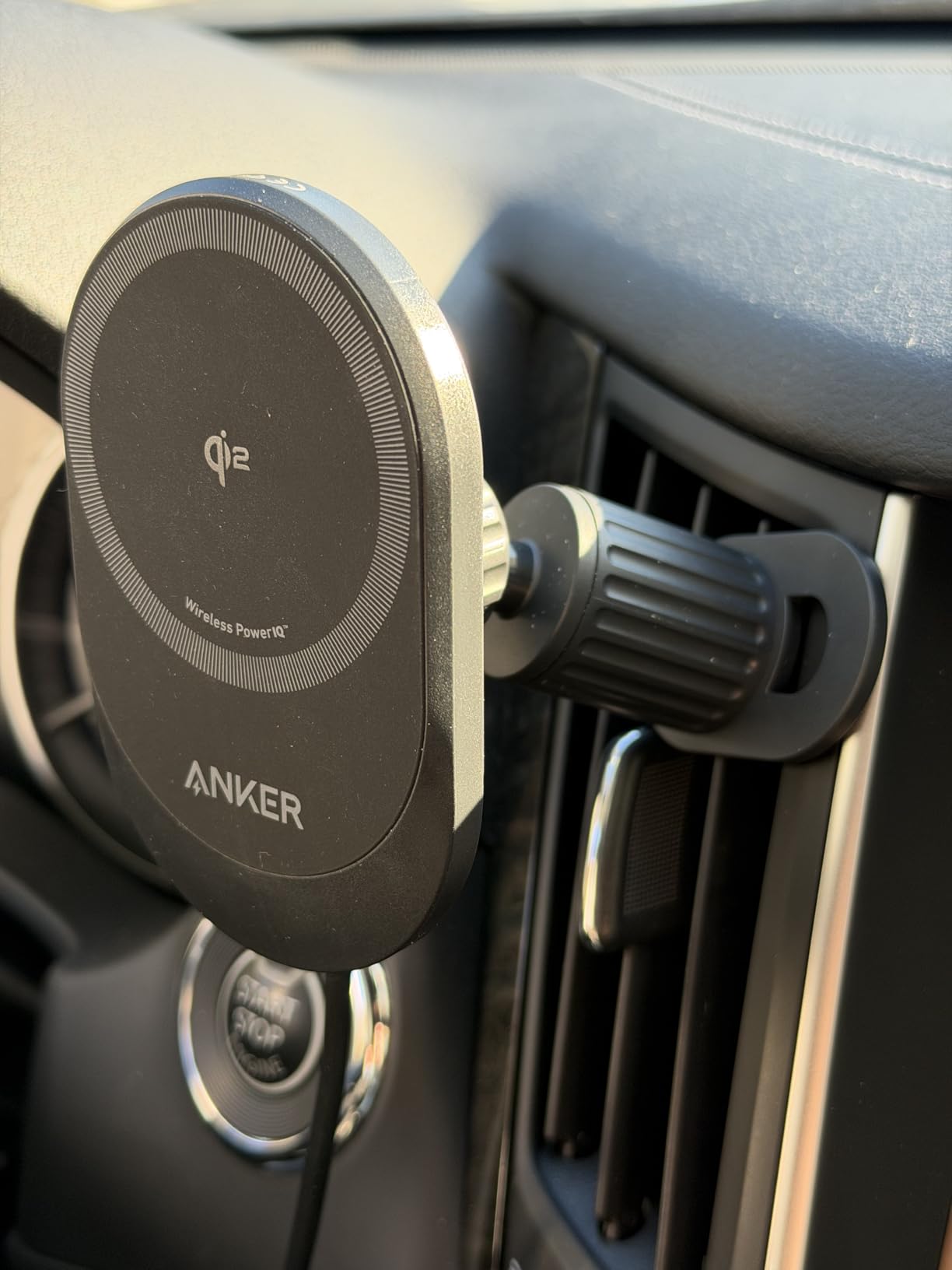 Anker Prime MagSafe Car Mount Charger, Qi2 25W Certified Wireless Car Charger with TEC Cooling, Strong Magnets, Air Vent Mount for iPhone 17-12 Series (Check Vent Compatibility, Includes 60W Adapter) customer photo 1
