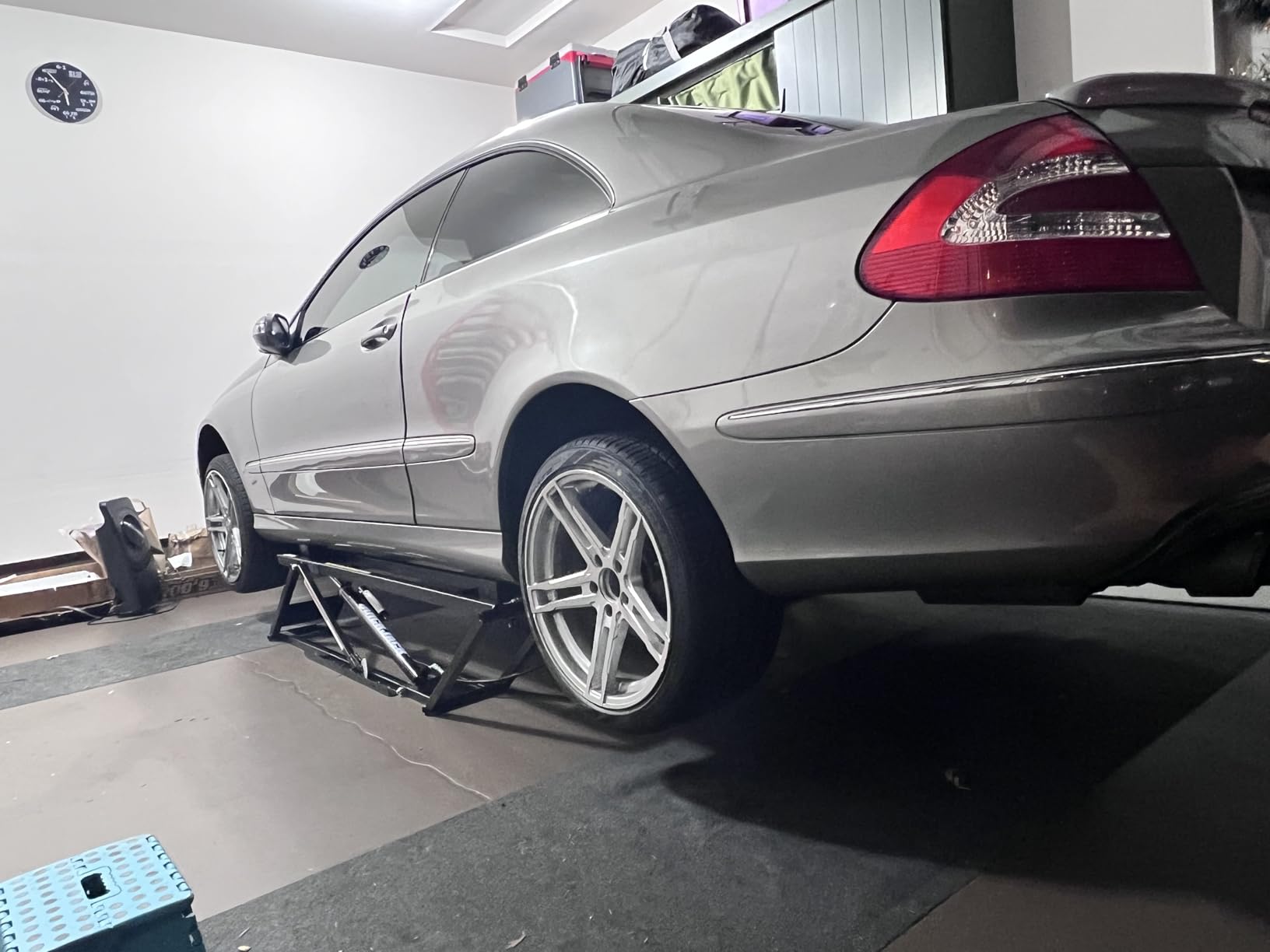 QuickJack 8000TLX Portable Car Lift with 8,000lb Capacity, with 110V Power Unit, Safe & Portable Design Garage Lift for Home, Garage, Shop, or Mechanic Auto Repair customer photo 1