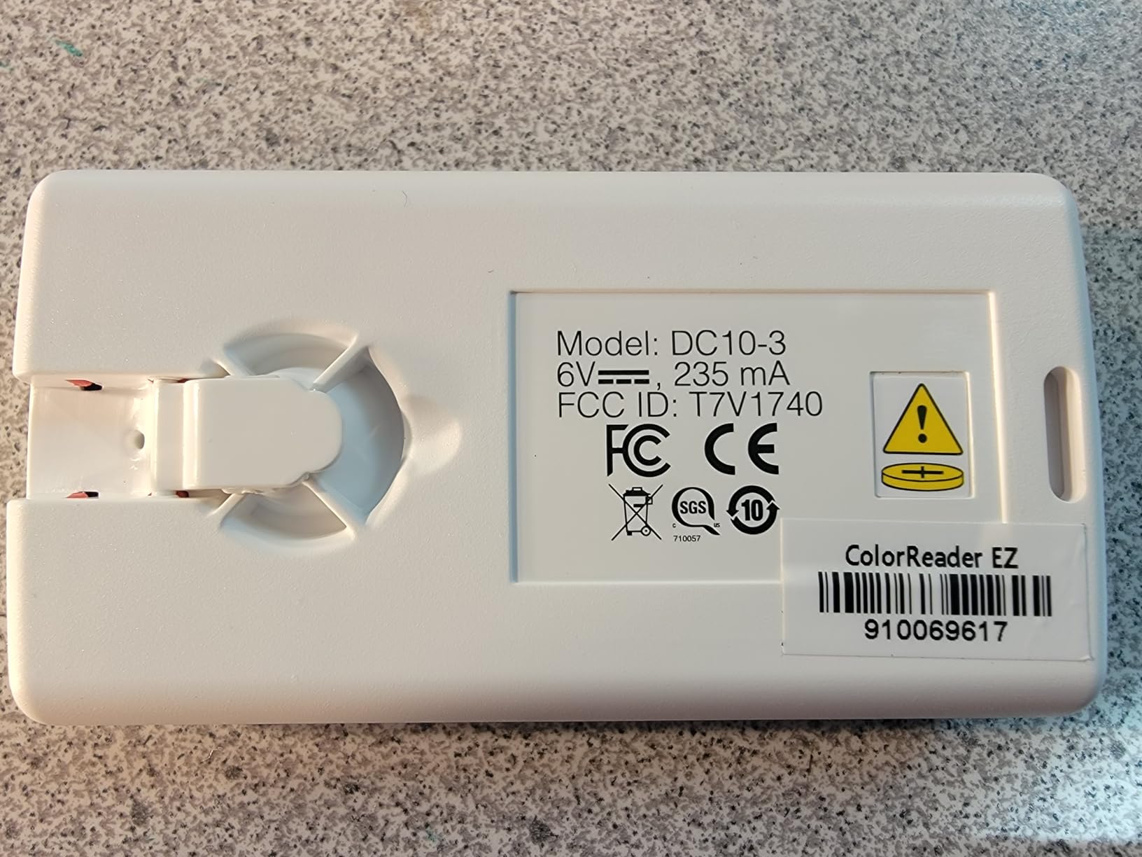 Datacolor ColorReader EZ 2025 Version - Portable Paint Color Matching Tool with Improved Results, Scan for Instant Reading with CIELAB/RGB/HEX Values and Coordinating Colors customer photo 1