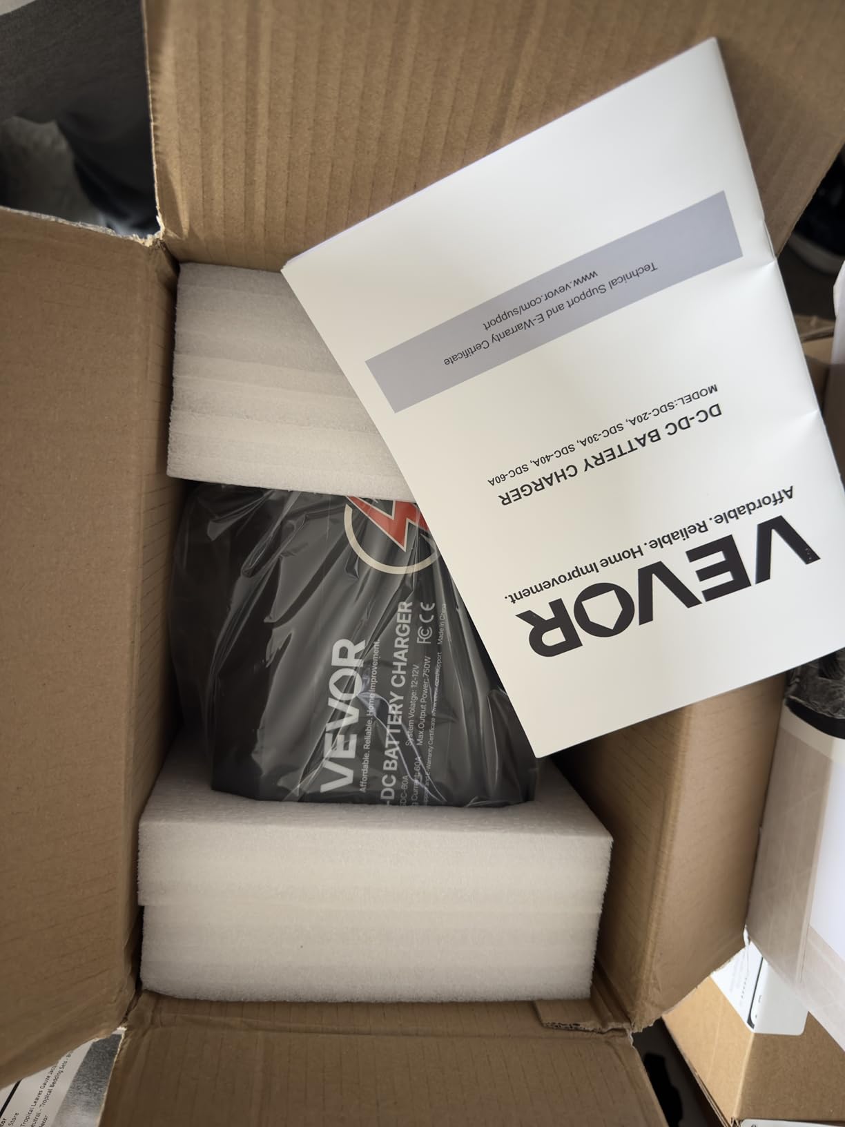 VEVOR 12V 20A DC to DC Battery Charger, 250W, On-Board Battery Charger for Lead-Acid, Lithium, AGM, Gel, and Flooded Batteries, Smart Multi-Stage Charging, for RVs, Commercial Vehicles, Boats, Yachts customer photo 2