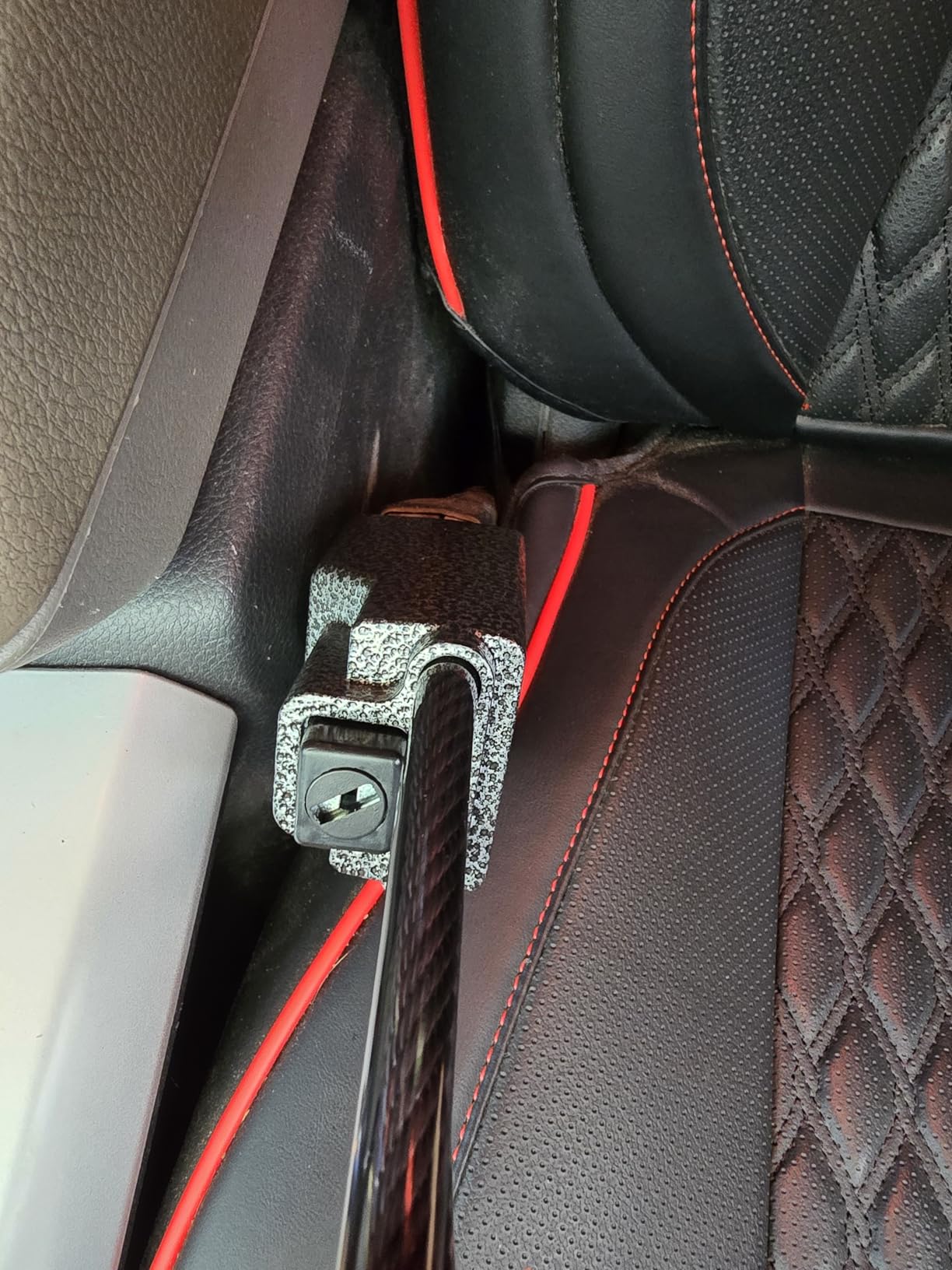 Tevlaphee Steering Wheel Lock Seat Belt Lock Universal Anti Theft Car Device Car Lock Car Theft Prevention with 3 Keys for Car Security Fit Most Vehicles Truck SUV Van(Black) customer photo 1