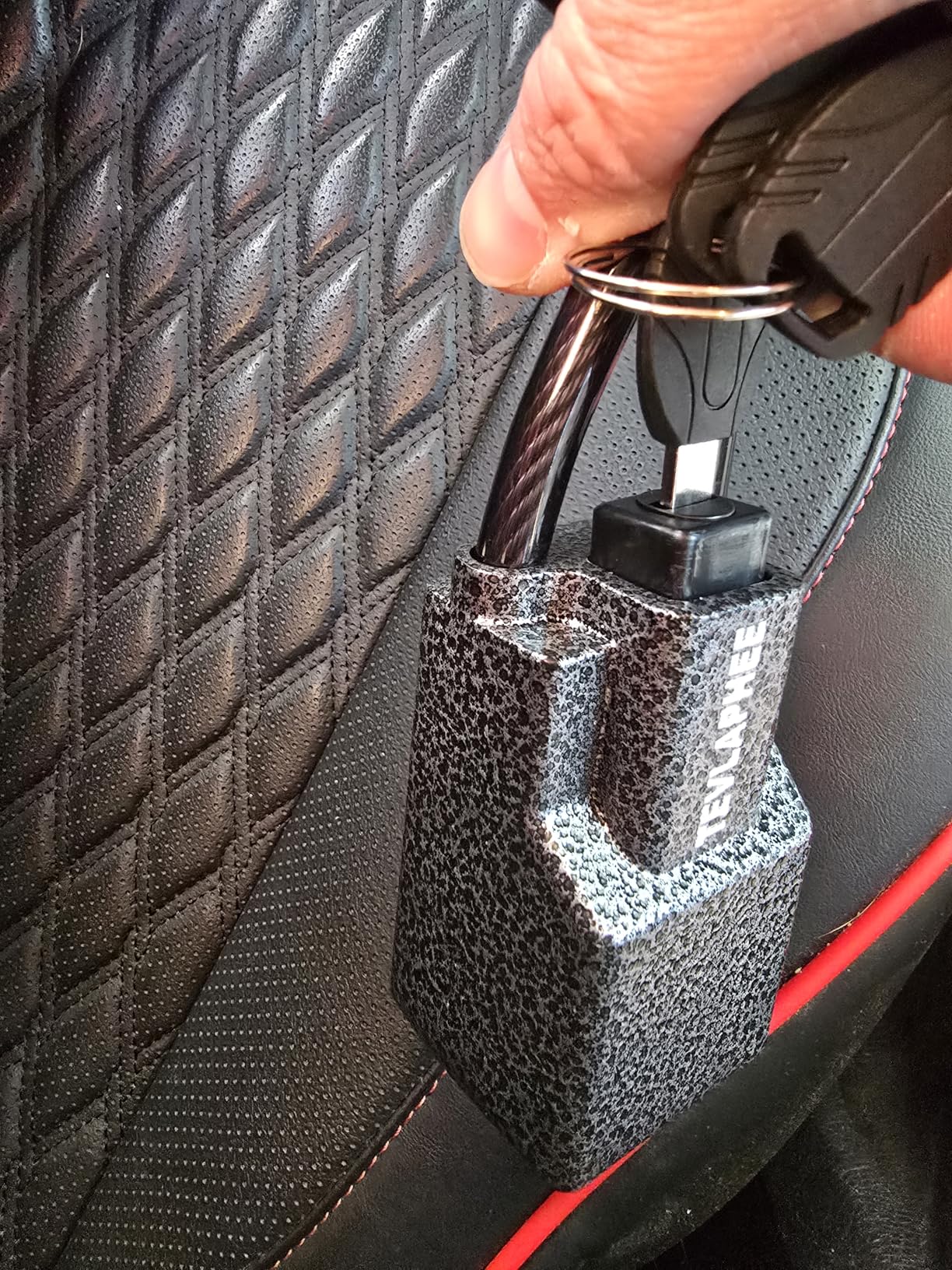 Tevlaphee Steering Wheel Lock Seat Belt Lock Universal Anti Theft Car Device Car Lock Car Theft Prevention with 3 Keys for Car Security Fit Most Vehicles Truck SUV Van(Black) customer photo 2