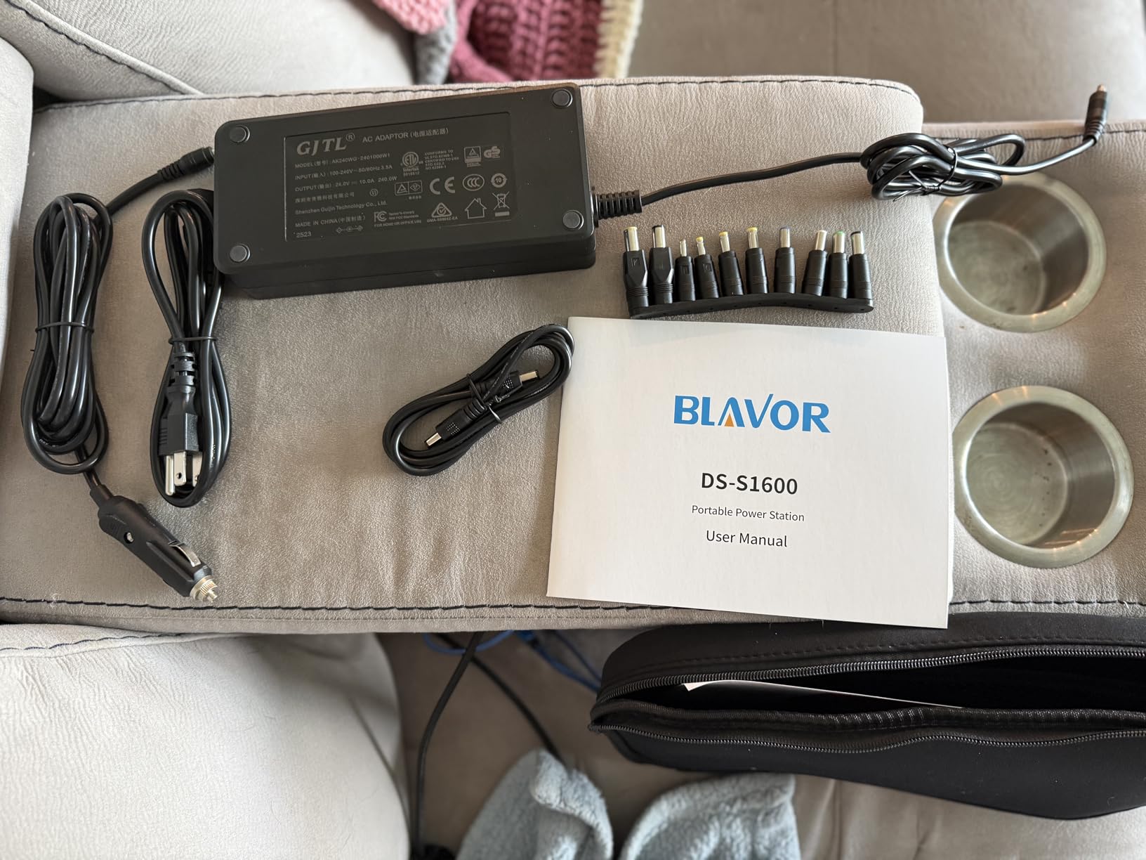 BLAVOR Portable Power Station 1600W (Peak 3200W), Built-in Solar Panel, 1024Wh LiFePO4 Battery, 100W USB-C Fast Charge, Solar Generator for Home Backup, Camping, Power Outages & RV customer photo 1