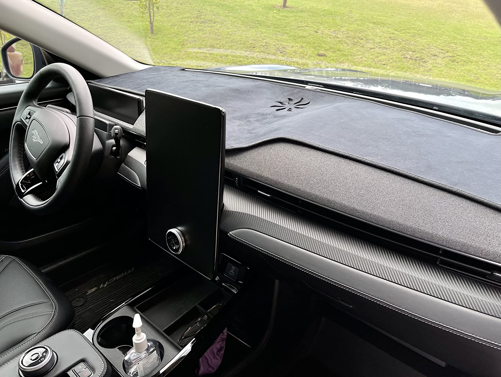 BestEvMod Dashboard Cover Mat Compatible with 2026 2025 Refreshed Tesla Model Y Juniper Accessories No Glare Dashboard Pad Dash Mat Sunshade Anti-Glare and Sun Protection Custom Fit customer photo 1