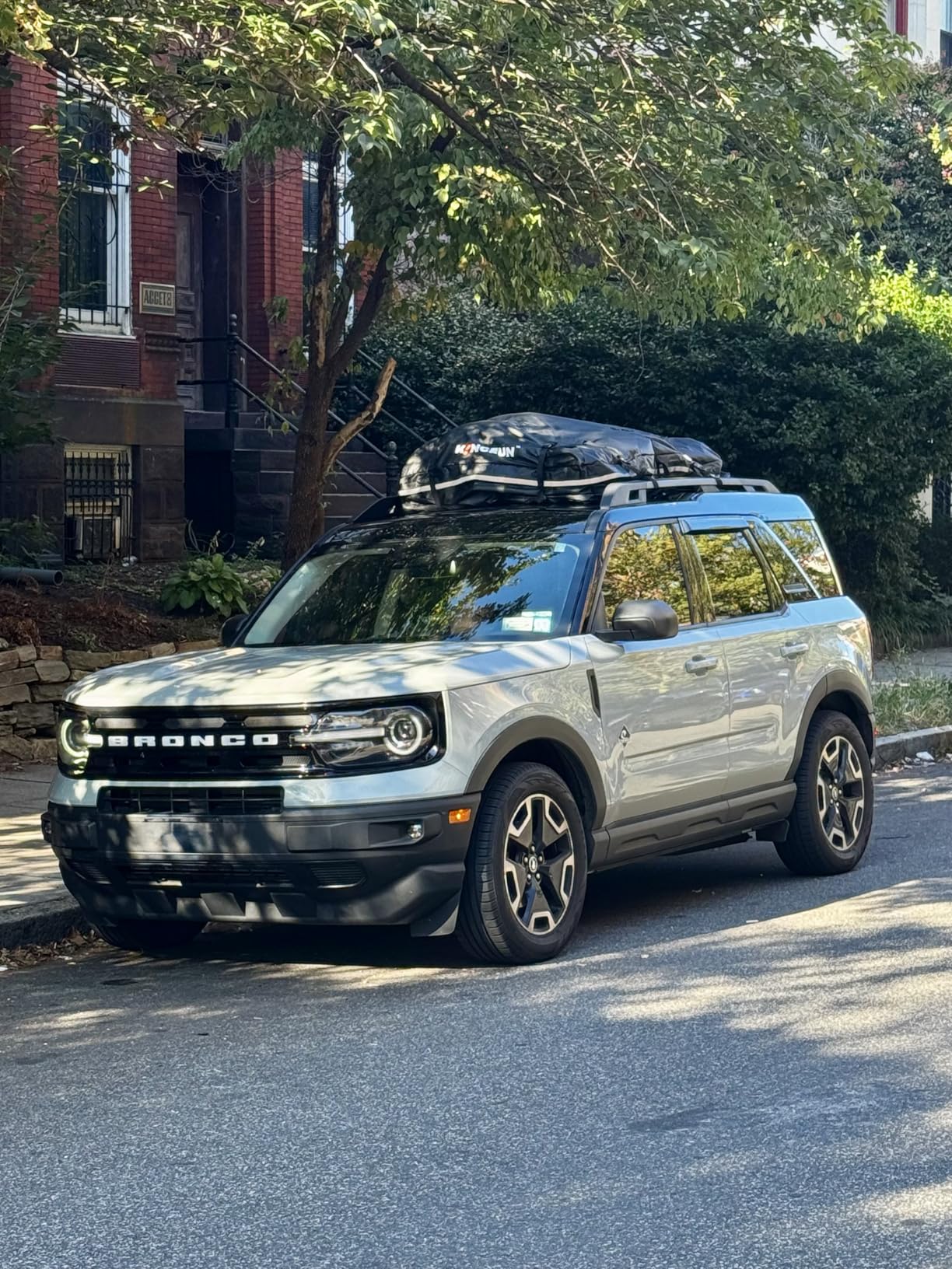 Kingfun Car Rooftop Cargo Carrier - Waterproof 20 Cubic Feet Car Roof Bag Fit All Vehicles with/Without Roof Racks, Includes Anti-Slip Mat, 8 Reinforced Straps & 6 Door Hooks, Luggage Locks customer photo 1