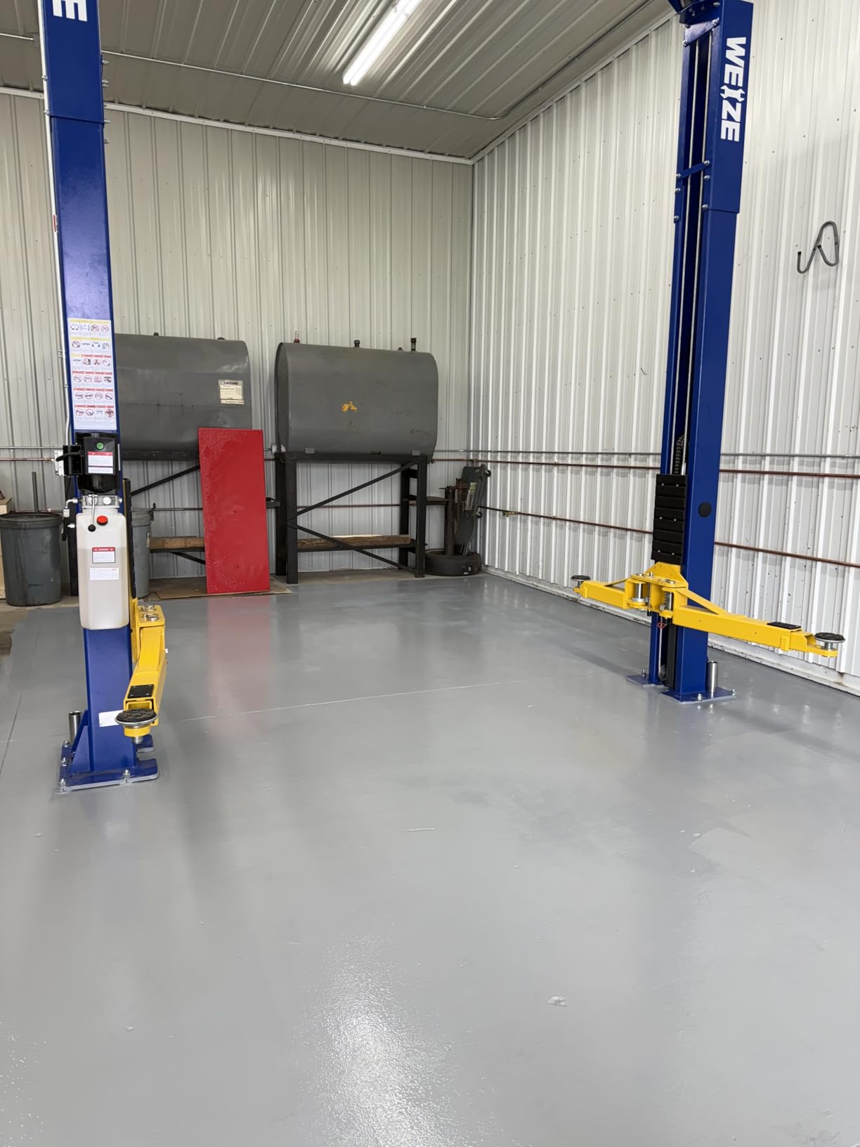 WEIZE 11000lbs Two Post Car Lift, Auto Lifts with 220V 3HP Motor, Double Safety Lock Release 2-Post Car Lift Hoist Equipment for Home Garage and Shop, Automotive Truck Clear Floor Hoist customer photo 1