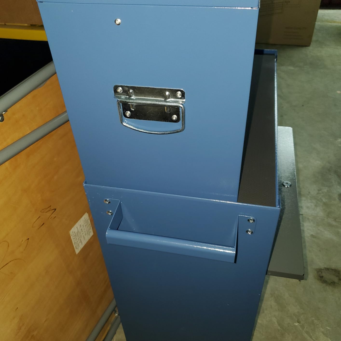 Tool Chest 8-Drawer | 42'' Large Rolling Tool Chest with Wheels | Detachable Top Metal Tool Box | Garage Storage Cabinet for Repair Room, Warehouse | Rolling Tool Box with Hooks, Liners, Tray Divider customer photo 1