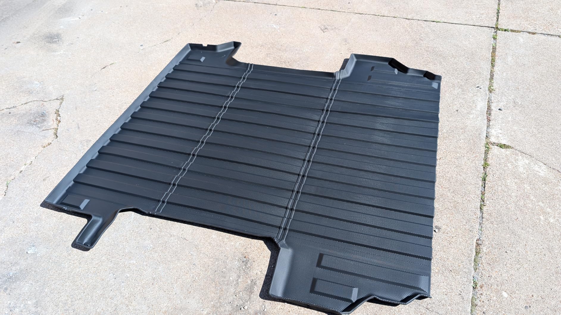 Truck Bed Mat for 2019-2026 Chevy Silverado 1500 & Sierra 1500, 5.8FT All Weather Heavy Duty TPE Rear Bed Liner for 2025 Chevrolet Silverado (Not Fit for 5.5'/6.8'/8.2' Bed) customer photo 2