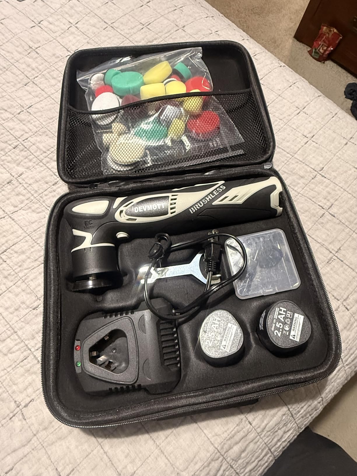 Cordless Mini Polisher, 12V Brushless Motor, 1/2Inch Mini Buffer Polisher with 2 x 2.5Ah Batteries, 2000-5500 RPM, RO/DA Polishing Kits for Car Waxing, Polishing & Scratch Removal customer photo 1