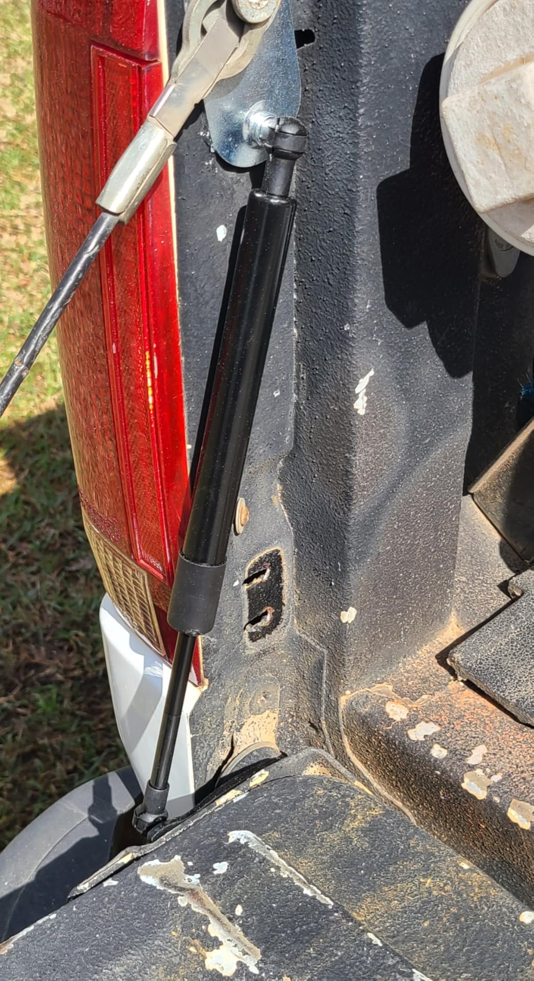 ARANA Tailgate Assist Shock for 1999-2006 Chevy Silverado & GMC Sierra 1500 2500 3500HD include 2007 Classic 1500 Models, Heavy Duty Tail Gate Soft Open Accessories Hydraulic Strut Damper Kit, Silver customer photo 1