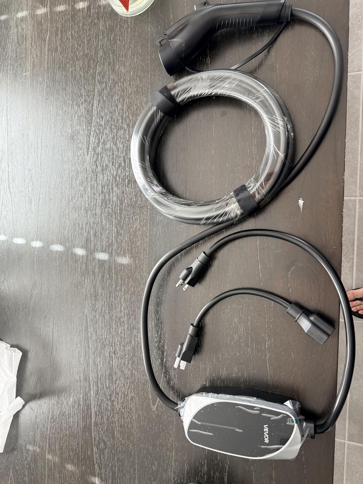 VEVOR Level 1&2 EV Charger, 16 Amp, Electric Vehicle Portable Charger with 25 ft Charging Cable, 120V-240V, NEMA 6-20P Plug NEMA 5-15 Adapter, LED Indicator, Home Car Charging Station for SAE J1772 EV customer photo 1