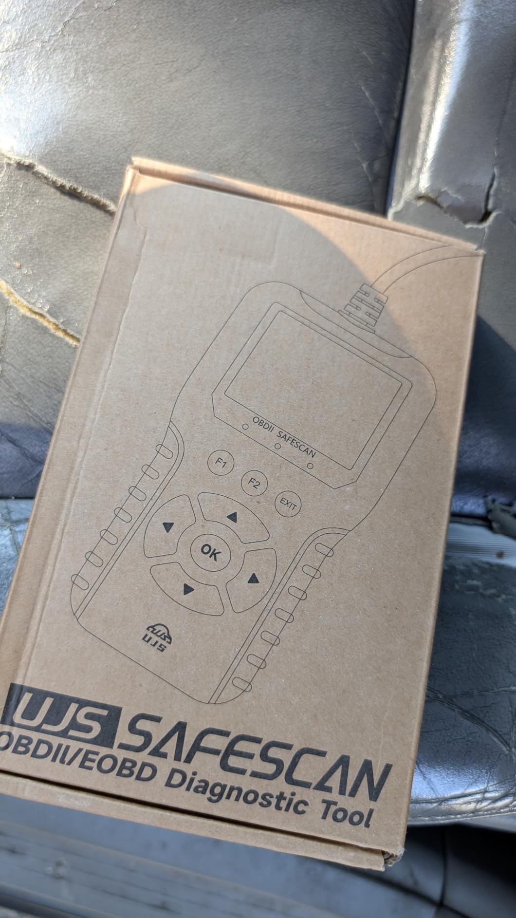 2026 Enhanced Universal OBD2 Scanner, Check Engine Code Reader - 45000+ Fault Codes, Live Data, I/M Readiness, Battery Voltage Check, Read & Clear Error Codes for All OBDII Protocol Car 1996+ customer photo 2