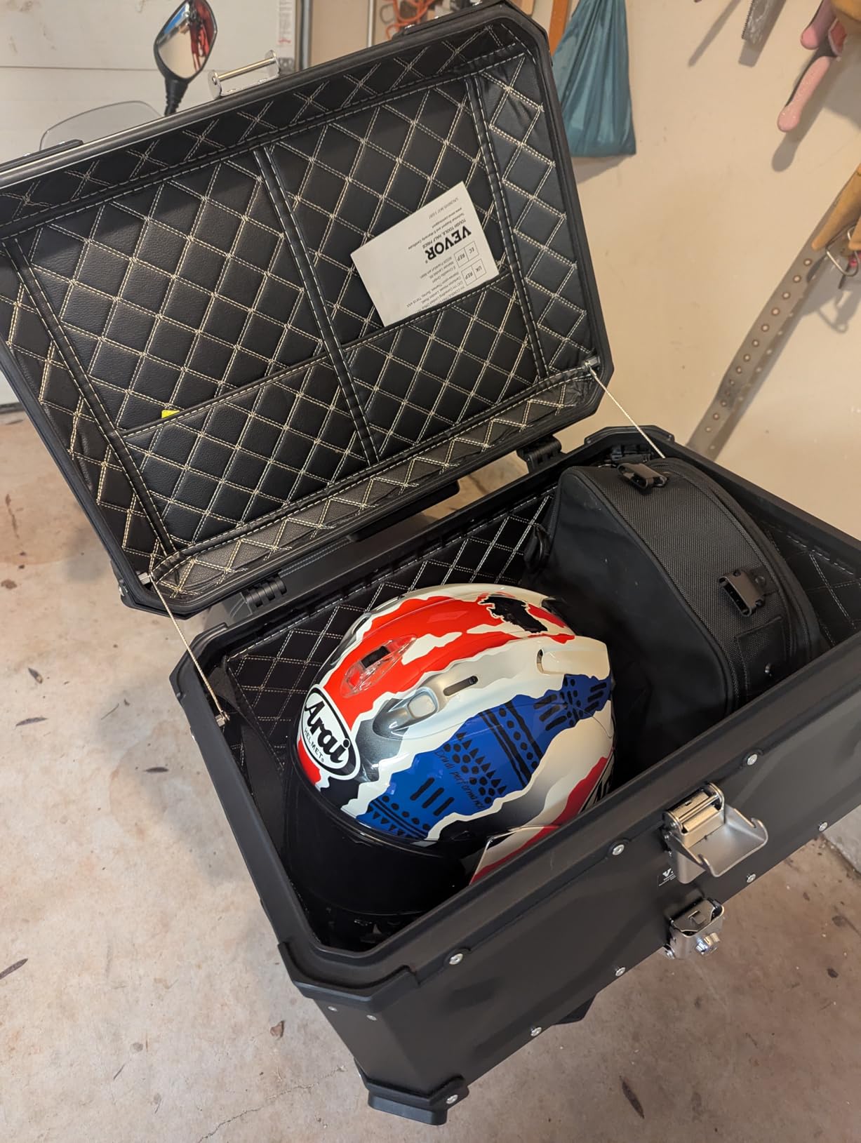 VEVOR Motorcycle Saddle Bags, 56L(28L*2) Waterproof Motorcycle Luggage Saddlebags Set of 2 with Detachable Shoulder Strap, Heavy-Duty Shoulder Bag Fit for Most Outdoor Adventure Sports Motorbike customer photo 1