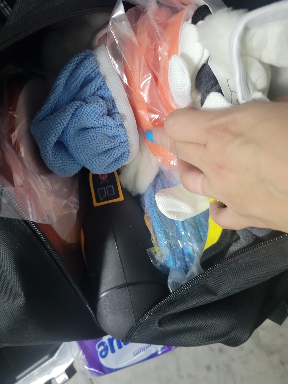 Cordless Car Buffer Polisher, 6 Inch DA Orbital Polisher kit with 2x 3.0Ah 21V Batteries, 5500 Max OPM & 8 Variable Speeds for Car Detailing, Waxing, Polishing, Scratch Removal, with 25PCS Attachments customer photo 2