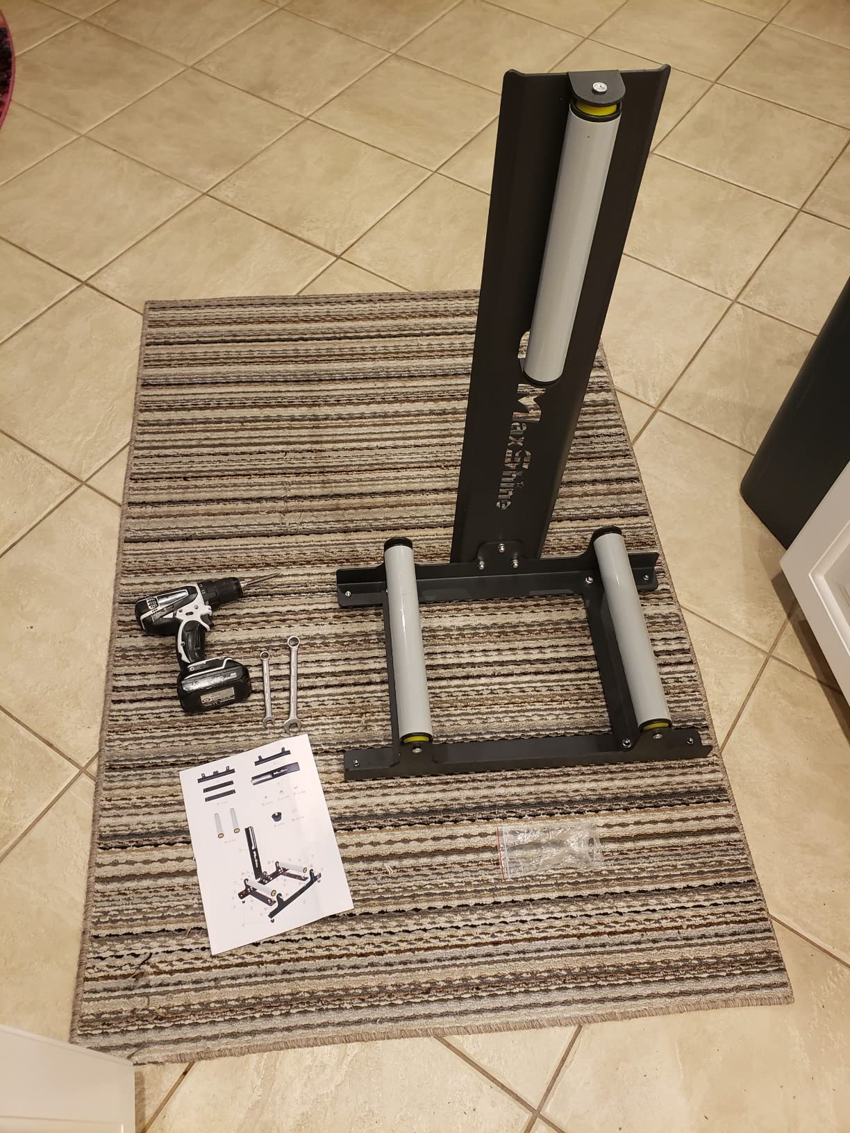 Maxshine Universal Pro Wheel & Rim Detailing Rolling Stand | 360° Rotating Tire Stand for Wheel Wash, Ceramic Coating & Tire Shine | Heavy-Duty Rim Roller Stand for Professional Auto Detailing customer photo 1