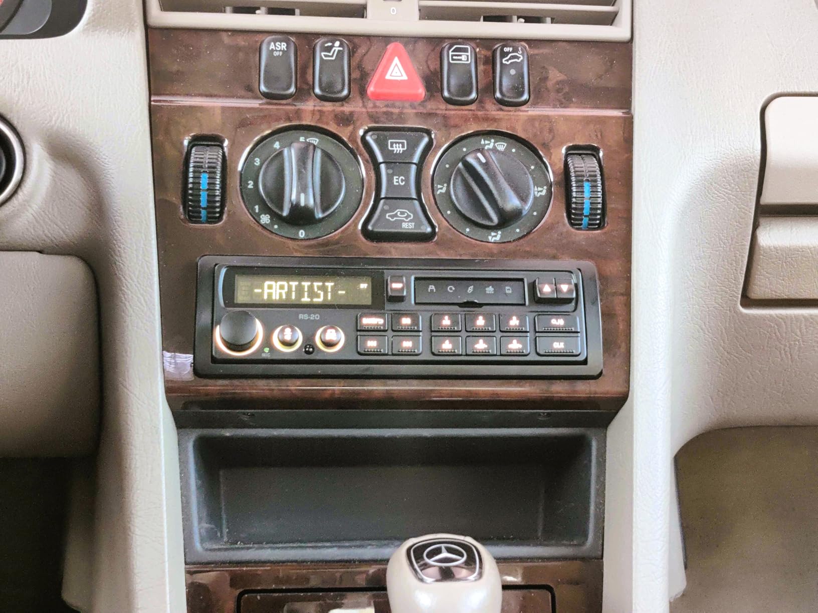 Single Din Retro Car Radio: European Style Stereo for Classic Vehicles - Bluetooth FM AM USB SD AUX USB-C Fast Charge 4-CHN 2 Subwoofer Outputs SWC customer photo 1