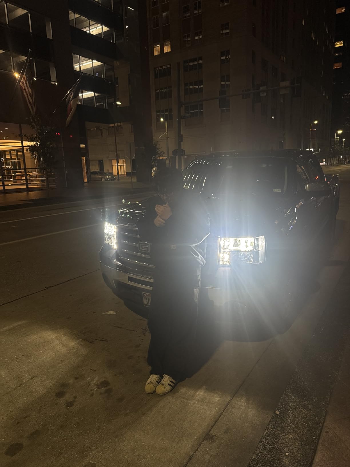 AUXITO H11 9005 LED Bulbs Combos, 100000LM 900% Super Bright, 60000+ Hours Life Service, 6500K Cool White, 1:1 Mini Size Wireless HB3 H8 H9 Halogen Replacement, Plug & Play, Pack of 4 customer photo 2