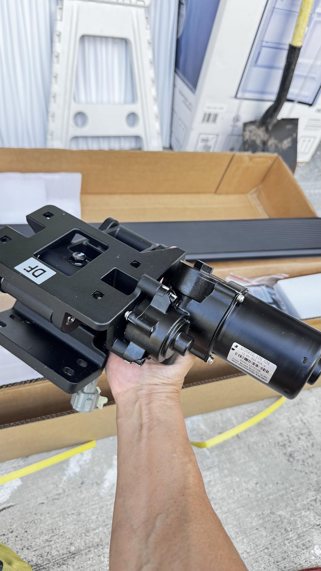 WOLFBOX Power Running Boards for Dodge Ram 1500 Crew Cab 2019-2024, Automatic Electric Retractable Side Steps with LED Lights, Plug-N-Play Waterproof Motor customer photo 1