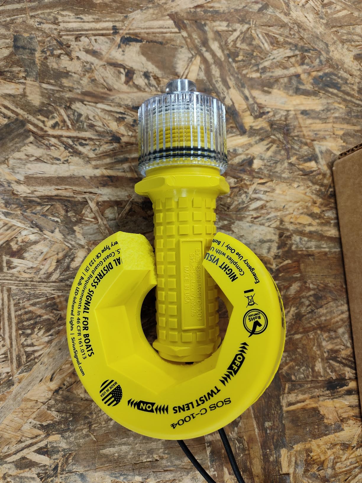 Sirius Signal MK-1001 Boating Safety and Emergency SOS Kit - Complete Visual, Audible, and First Aid System - USCG Approved customer photo 1