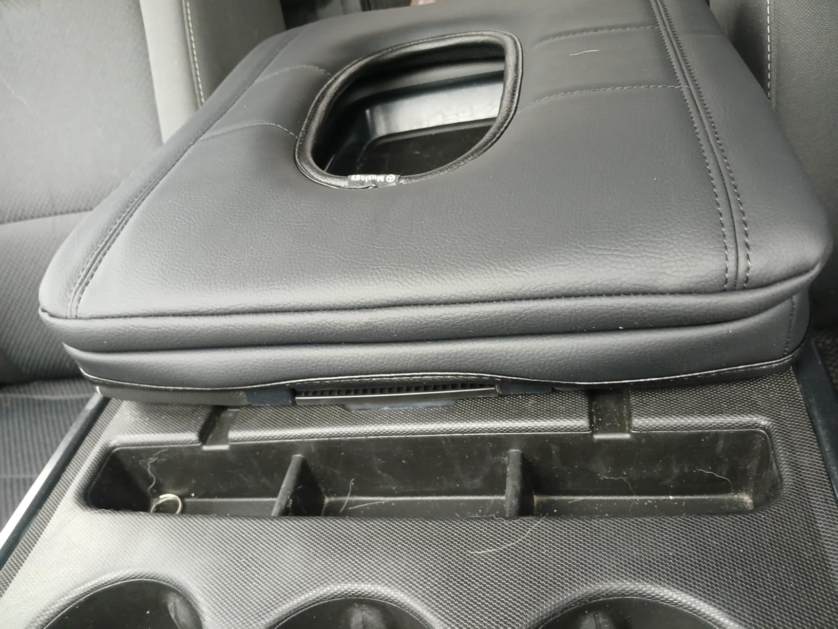 Muslogy Center Console Armrest Cover Fit for Ford F150 2015-2020&F250 F350 F450 2017-2022&Expedition 2018-2024 Accessories, Armrest Pad Console Lid Cushion Vegan Leather Regular Thick (Bucket Seat,V2) customer photo 1